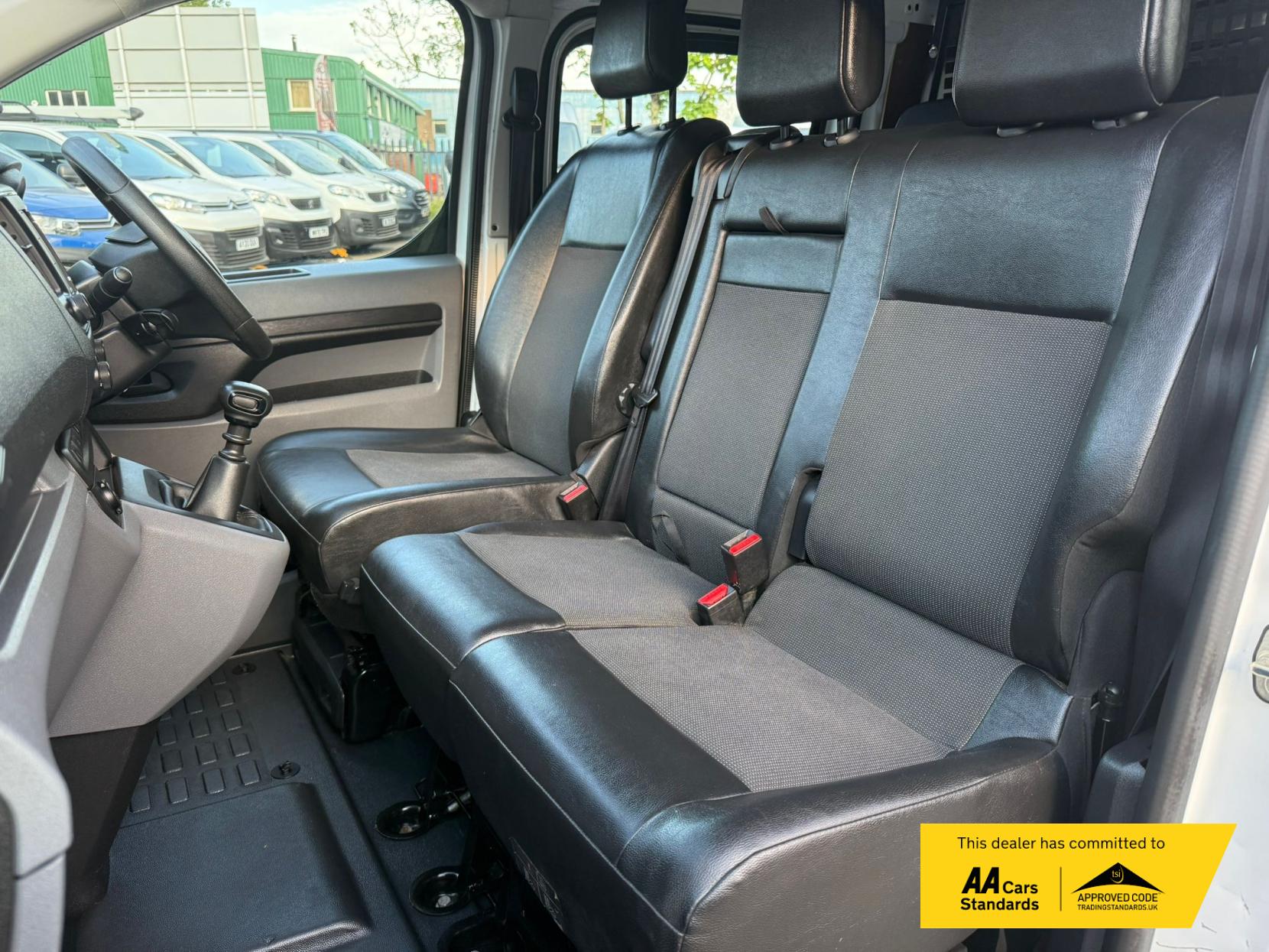 Peugeot Expert 1.5 Professional Combi Van (2016 - 2024)
