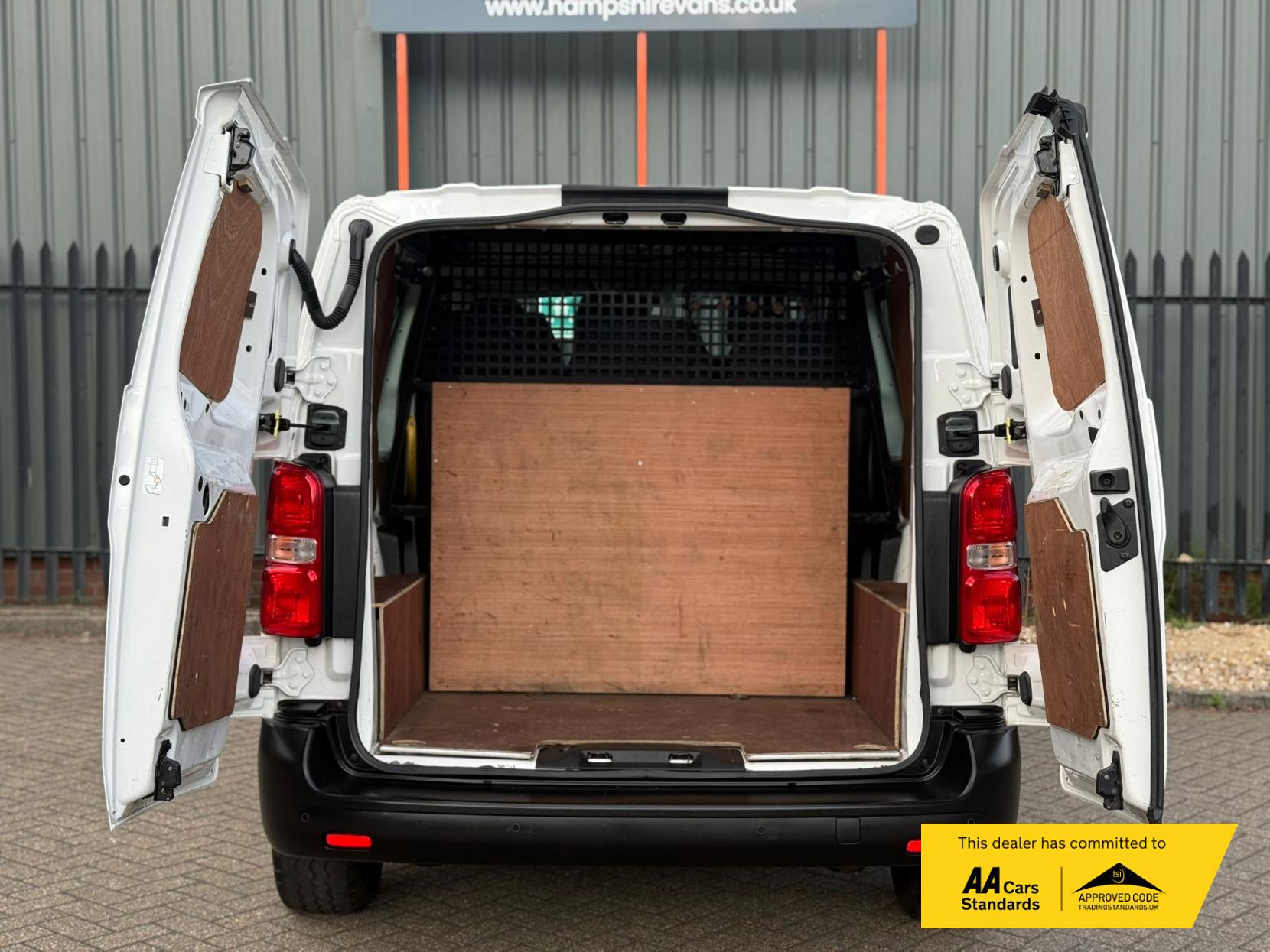 Peugeot Expert 1.5 Professional Combi Van (2016 - 2024)