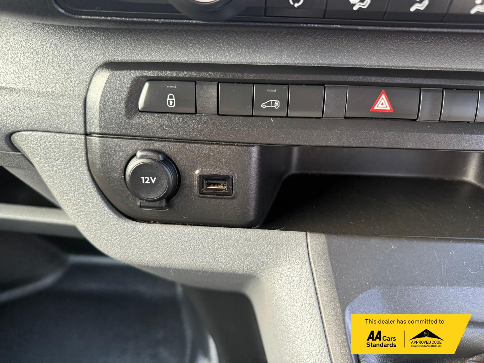 Peugeot Expert 1.5 Professional Combi Van (2016 - 2024)
