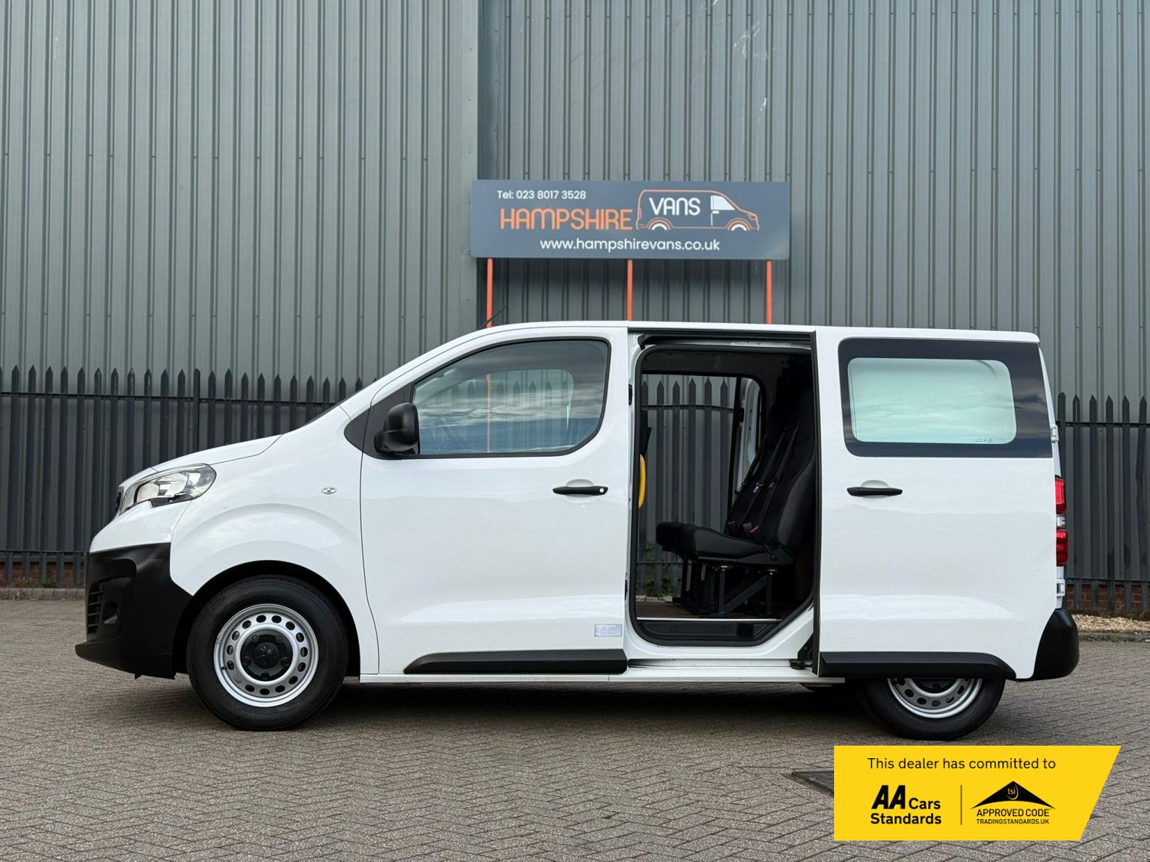 Peugeot Expert 1.5 Professional Combi Van (2016 - 2024)