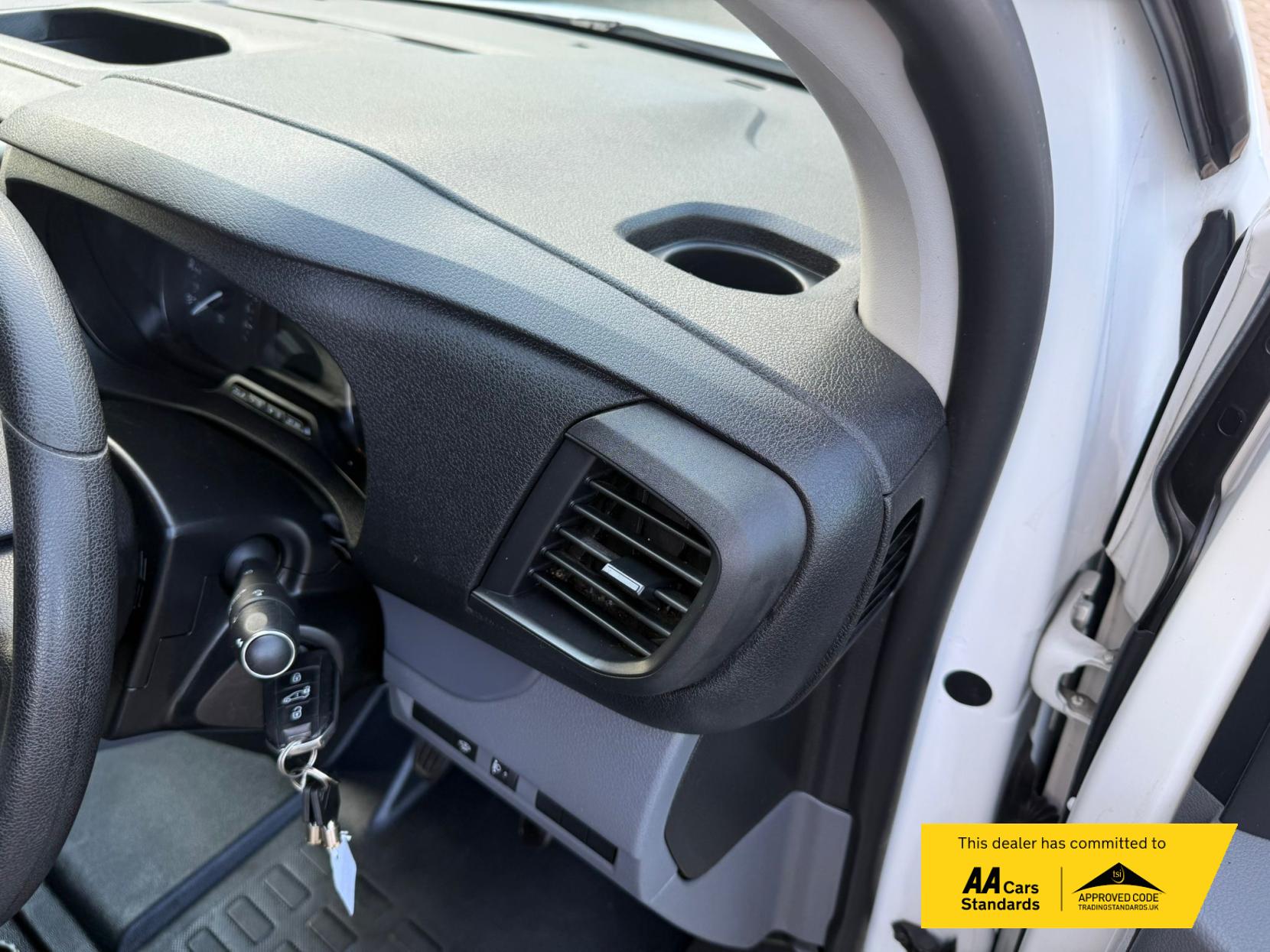 Peugeot Expert 1.5 Professional Combi Van (2016 - 2024)
