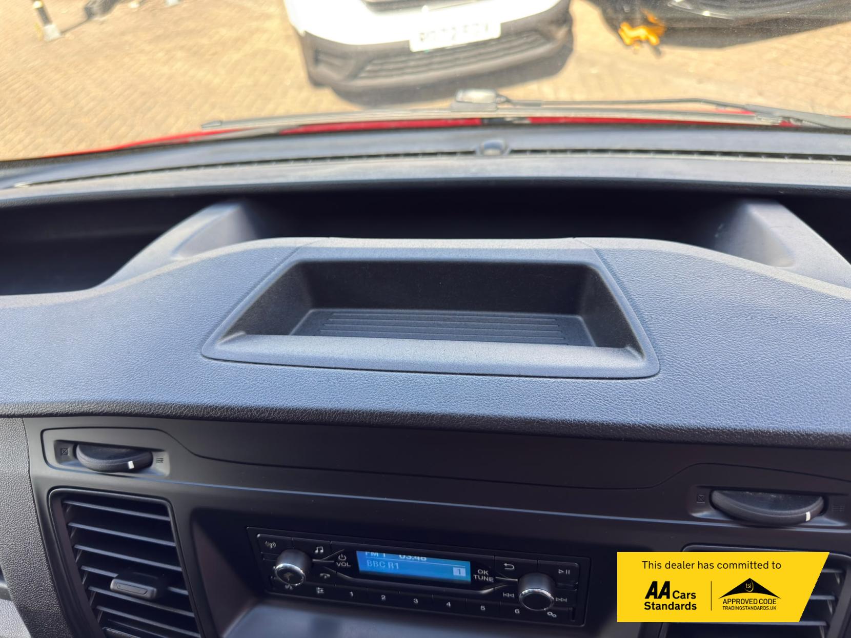 2018 Ford Transit Custom 2.0 320 EcoBlue Panel Van 5dr Diesel Manual L2 H2 Euro 6 (105 ps) - Thumbnail 32
