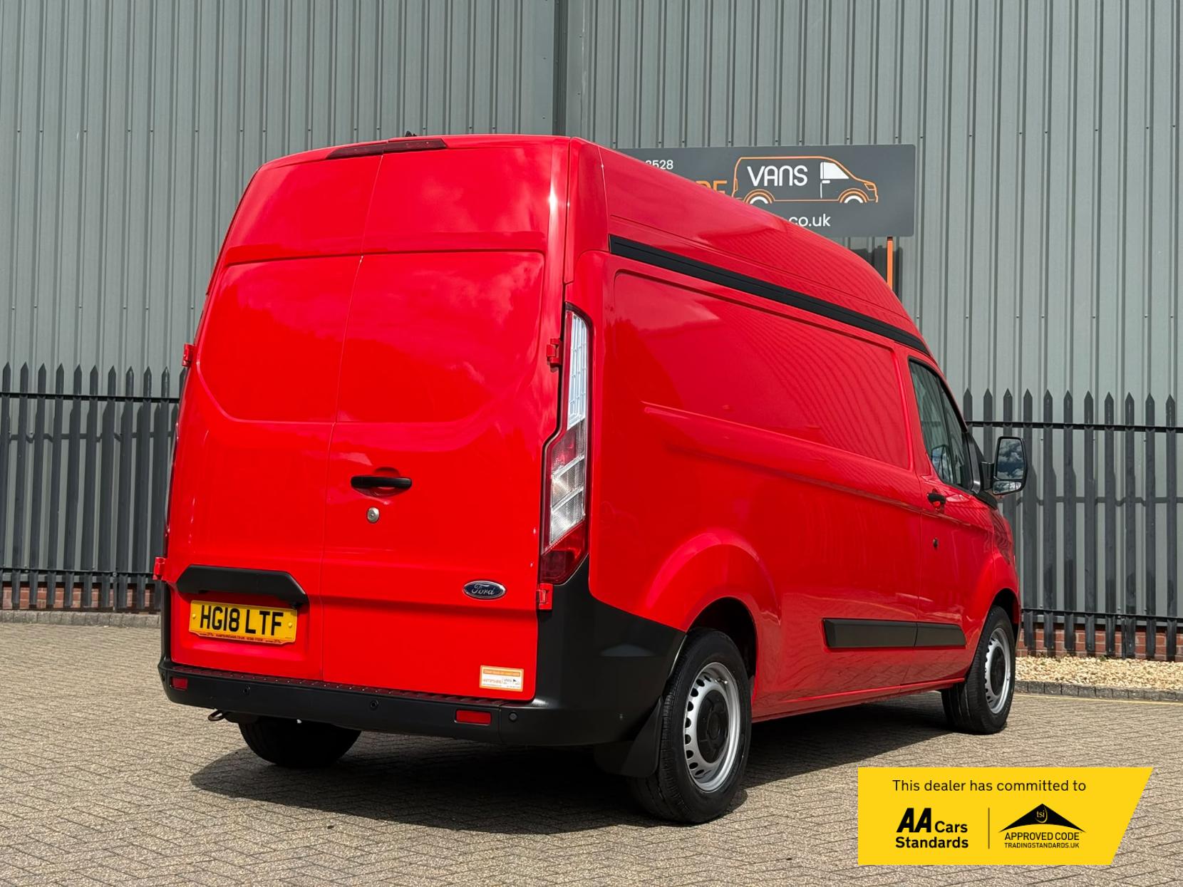 2018 Ford Transit Custom 2.0 320 EcoBlue Panel Van 5dr Diesel Manual L2 H2 Euro 6 (105 ps) - Thumbnail 4