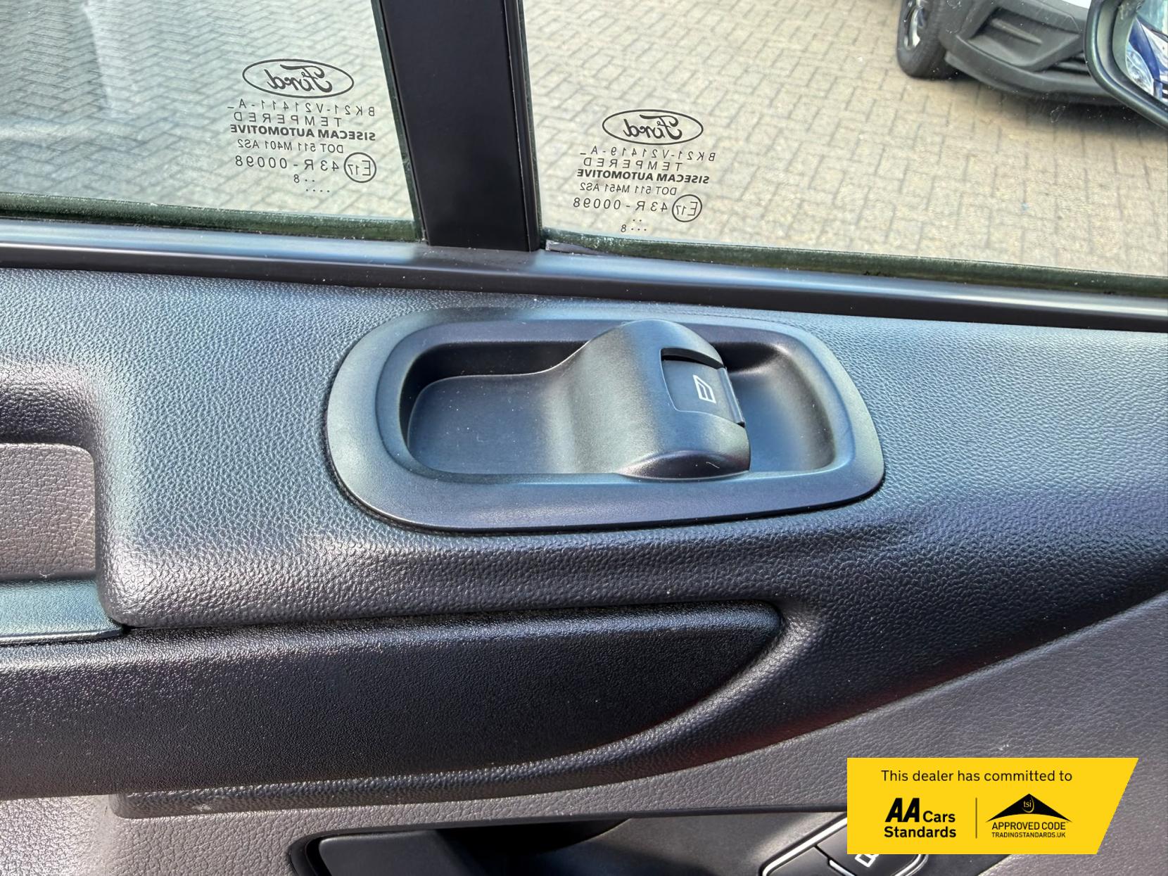 2018 Ford Transit Custom 2.0 320 EcoBlue Panel Van 5dr Diesel Manual L2 H2 Euro 6 (105 ps) - Thumbnail 48
