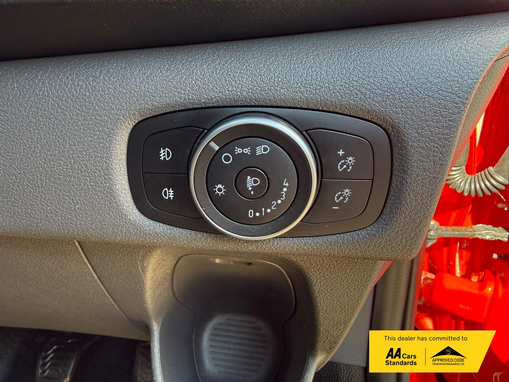 2018 Ford Transit Custom 2.0 320 EcoBlue Panel Van 5dr Diesel Manual L2 H2 Euro 6 (105 ps) - Thumbnail 44