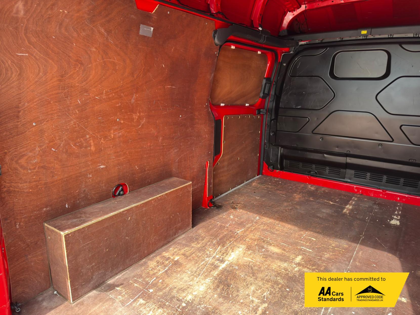 2018 Ford Transit Custom 2.0 320 EcoBlue Panel Van 5dr Diesel Manual L2 H2 Euro 6 (105 ps) - Thumbnail 36