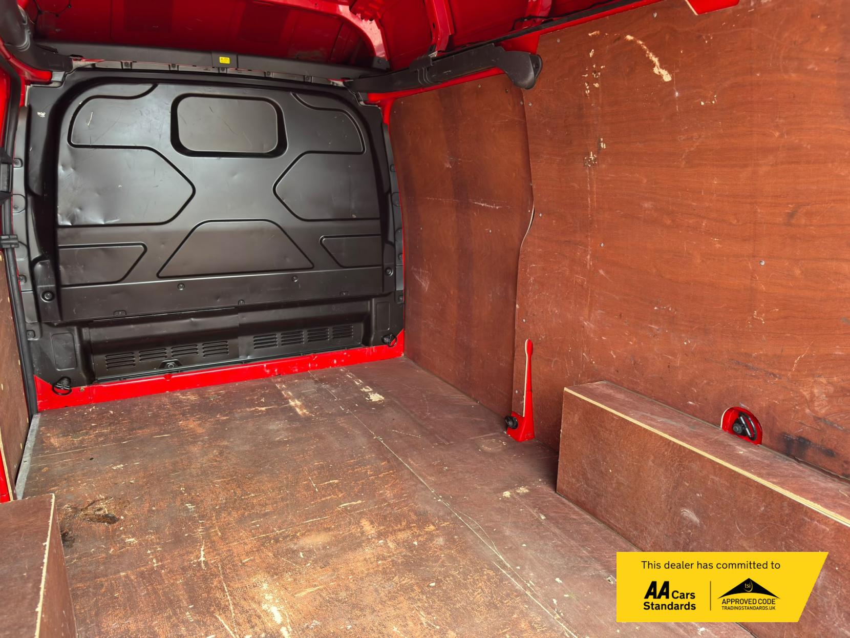 2018 Ford Transit Custom 2.0 320 EcoBlue Panel Van 5dr Diesel Manual L2 H2 Euro 6 (105 ps) - Thumbnail 47