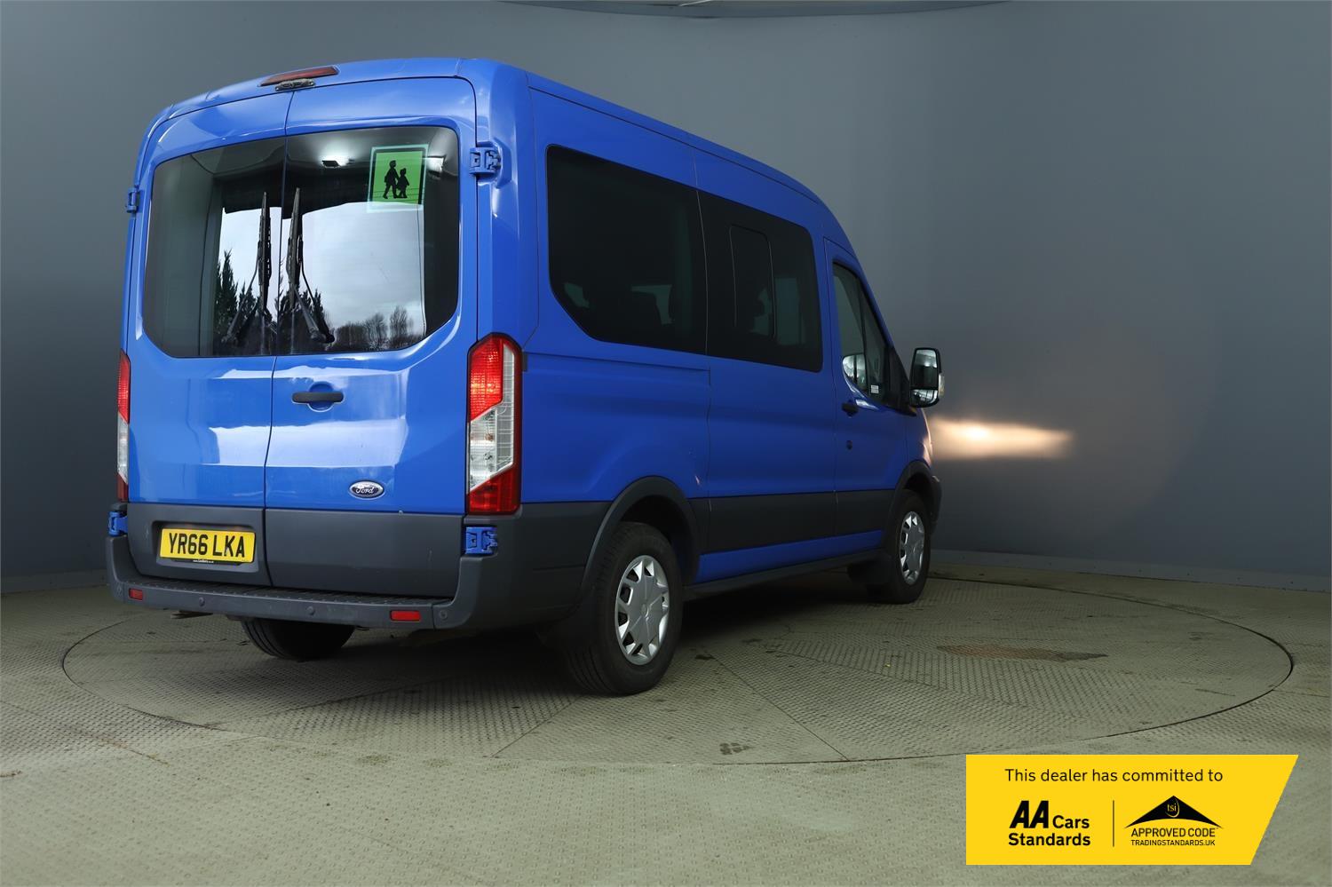 Ford Transit 2.2 TDCi 350 HDT Trend Minibus 4dr Diesel Manual L2 H2 (196 g/km, 123 bhp)