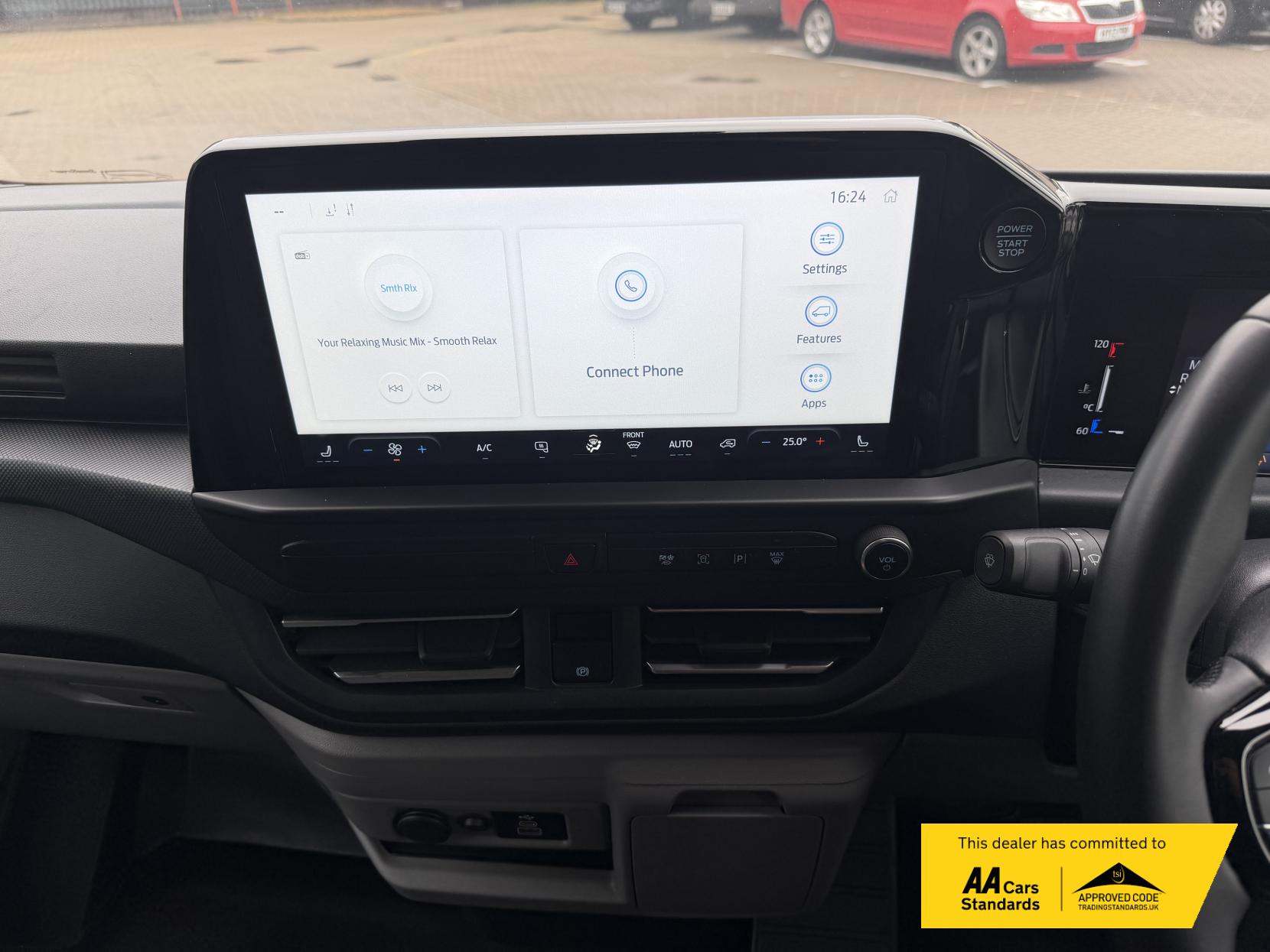 2024 Ford Transit Custom 2.0 300 EcoBlue Limited Panel Van 5dr Diesel Auto L2 H1 Euro 6 (s/s) (136 ps) - Thumbnail 11