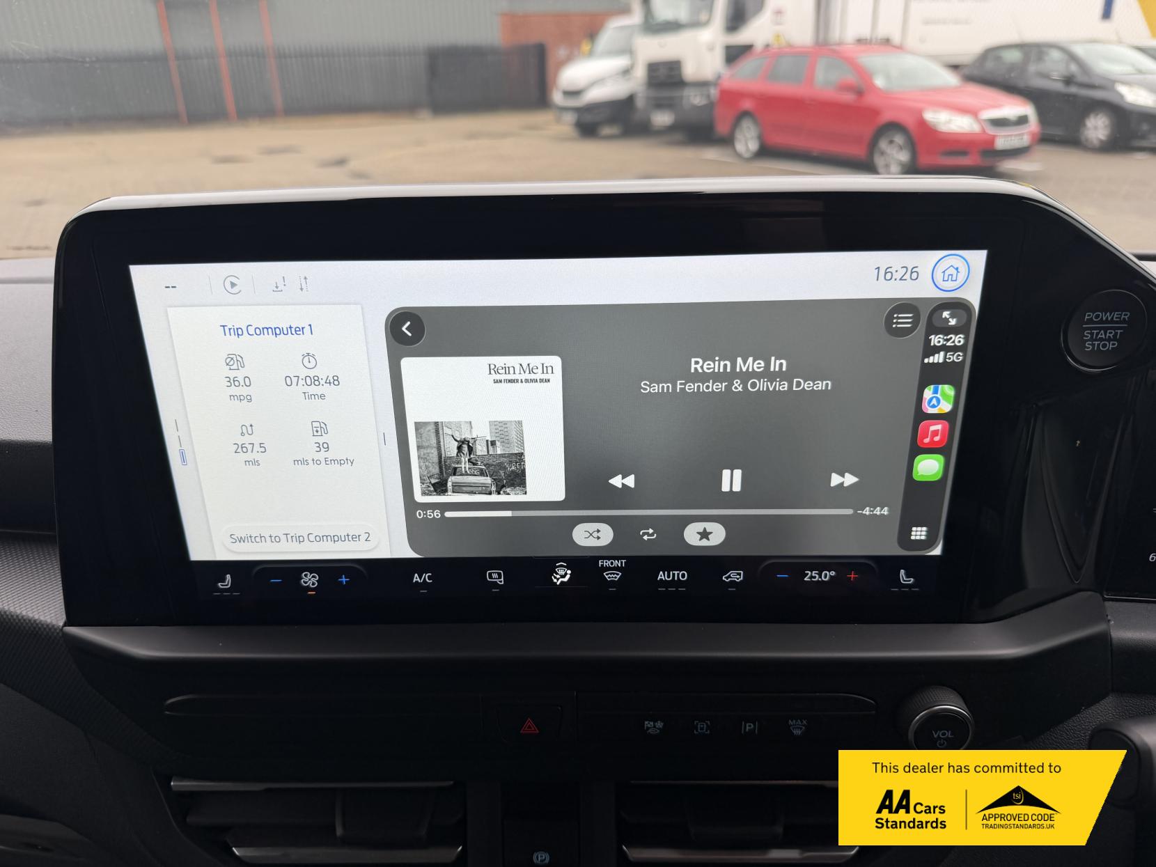 2024 Ford Transit Custom 2.0 300 EcoBlue Limited Panel Van 5dr Diesel Auto L2 H1 Euro 6 (s/s) (136 ps) - Thumbnail 12