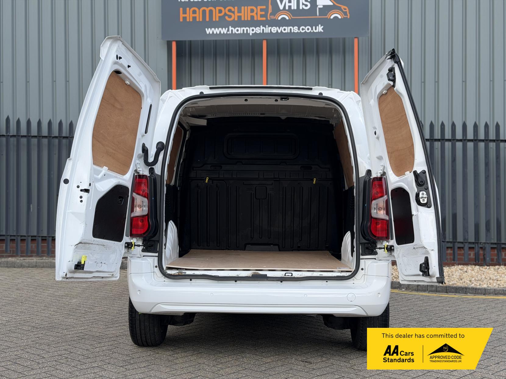 Vauxhall Combo 1.5 Turbo D 2300 Sportive Panel Van 4dr Diesel Manual L1 H1 Euro 6 (100 ps)