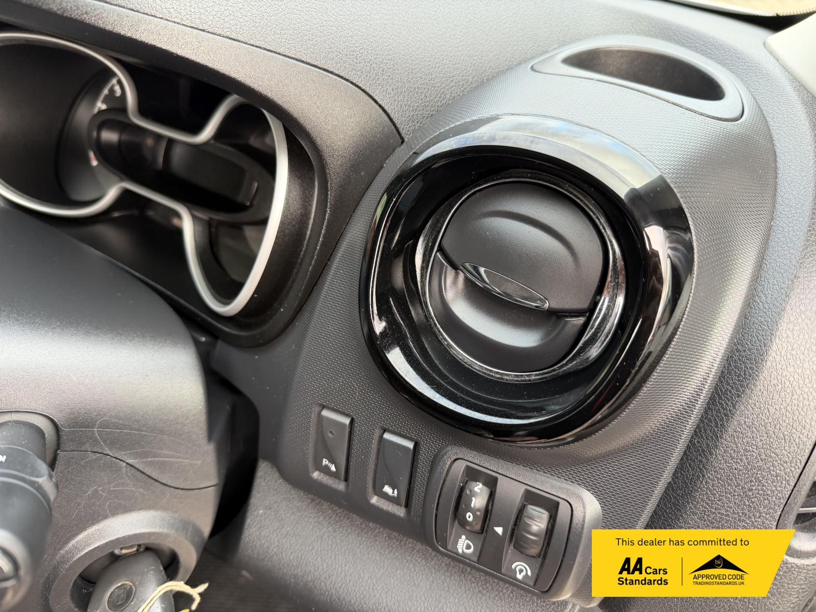 Vauxhall Vivaro 1.6 CDTi 2700 BiTurbo ecoTEC Sportive Panel Van 5dr Diesel Manual L1 H1 Euro 6 (s/s) (125 ps)