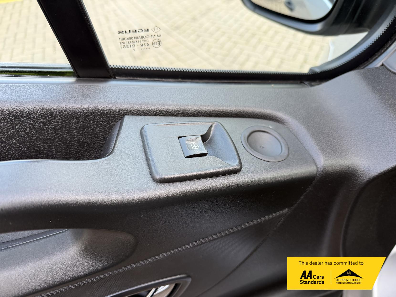 Vauxhall Vivaro 1.6 CDTi 2700 BiTurbo ecoTEC Sportive Panel Van 5dr Diesel Manual L1 H1 Euro 6 (s/s) (125 ps)