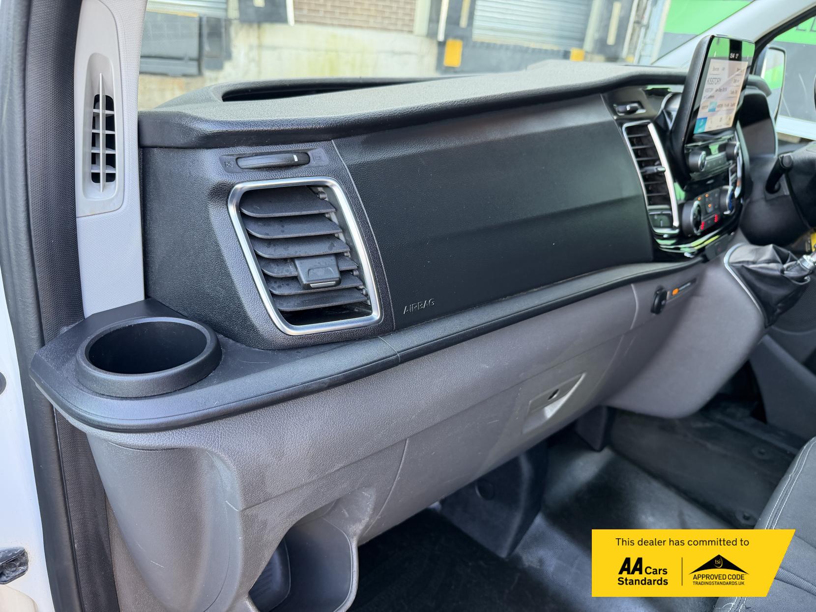 2023 Ford Transit Custom 2.0 300 EcoBlue Limited Panel Van 5dr Diesel Manual L1 H1 Euro 6 (s/s) (130 ps) - Thumbnail 41