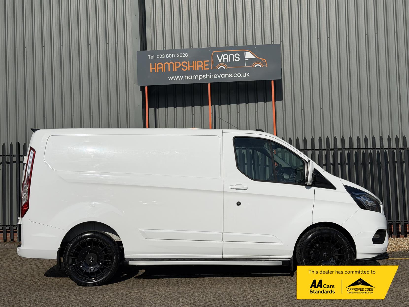 2023 Ford Transit Custom 2.0 300 EcoBlue Limited Panel Van 5dr Diesel Manual L1 H1 Euro 6 (s/s) (130 ps) - Thumbnail 6