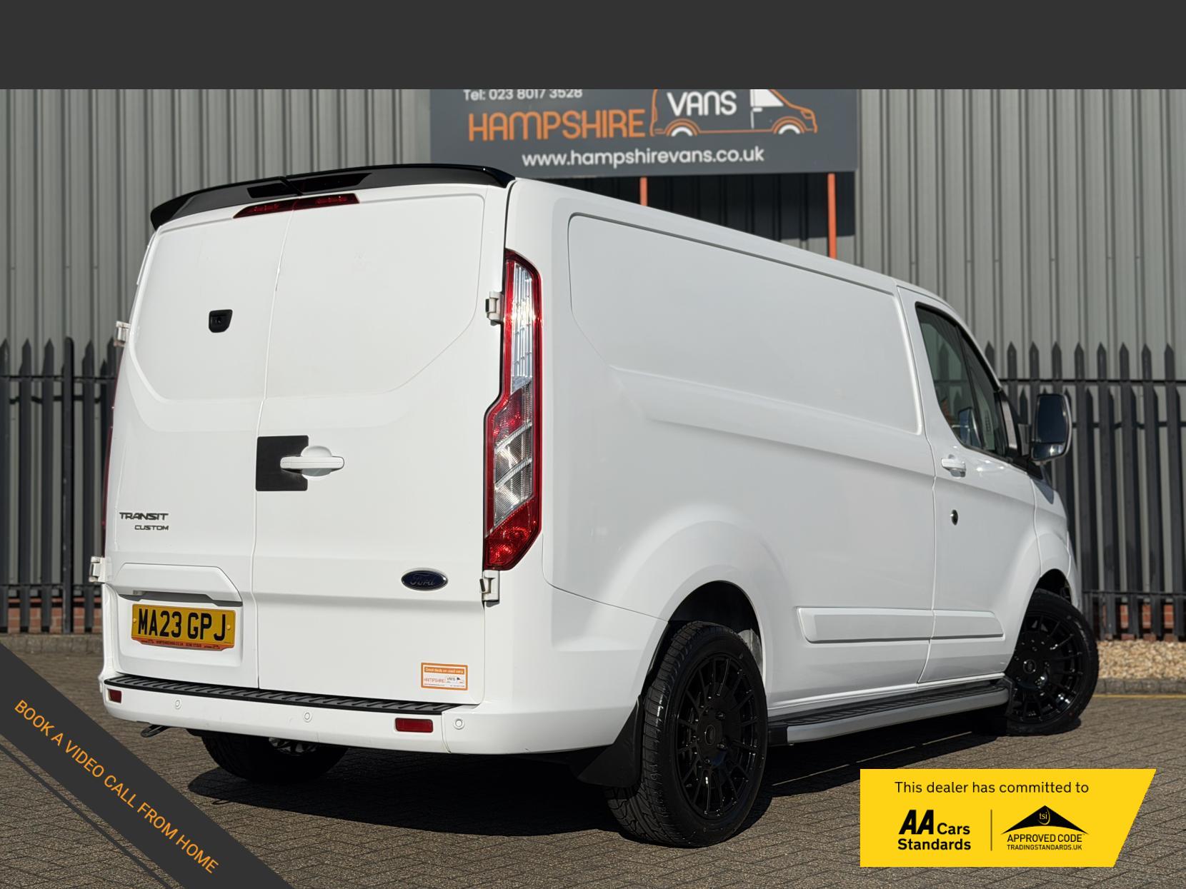 2023 Ford Transit Custom 2.0 300 EcoBlue Limited Panel Van 5dr Diesel Manual L1 H1 Euro 6 (s/s) (130 ps) - Thumbnail 4