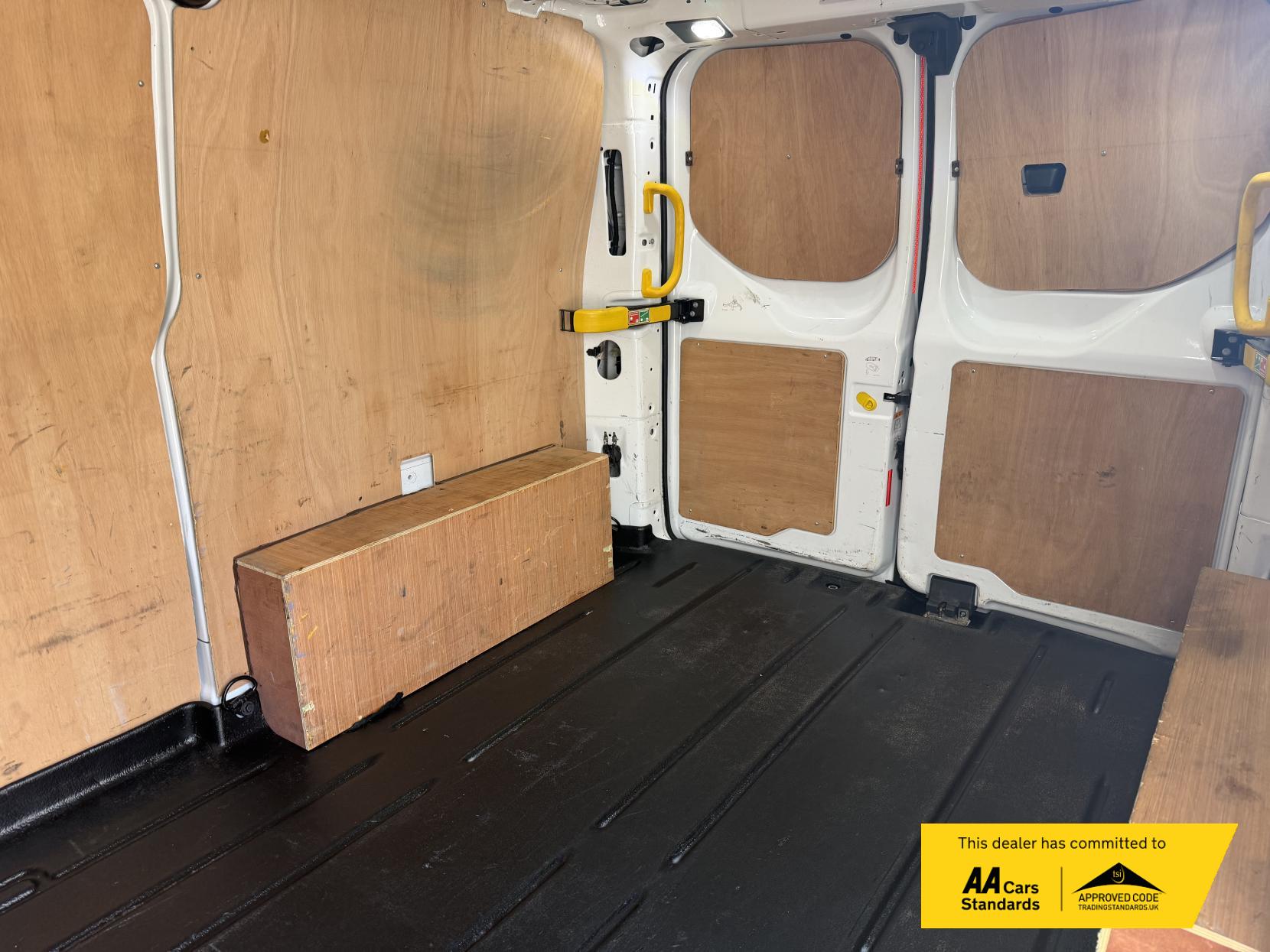 2023 Ford Transit Custom 2.0 300 EcoBlue Limited Panel Van 5dr Diesel Manual L1 H1 Euro 6 (s/s) (130 ps) - Thumbnail 34