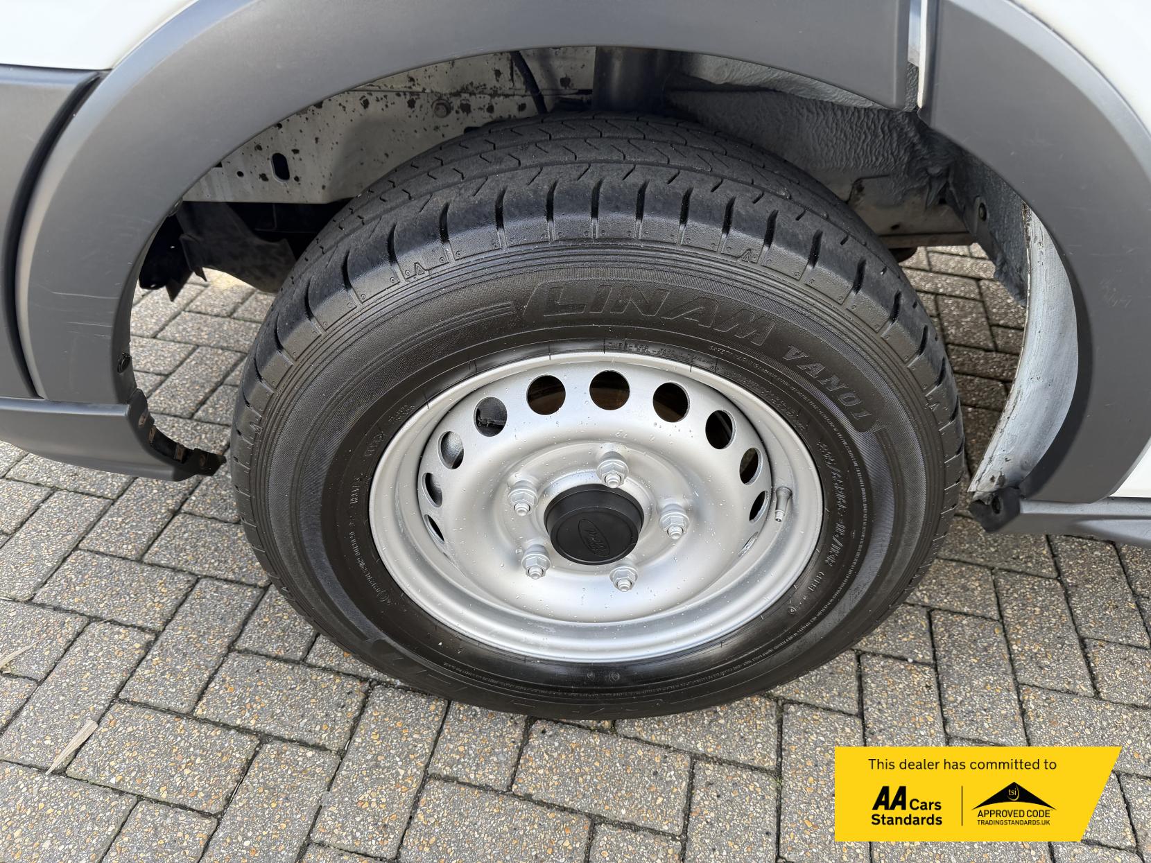 Ford Transit 2.2 TDCi 350 Panel Van 5dr Diesel Manual RWD L2 H3 Euro 5 (155 ps)