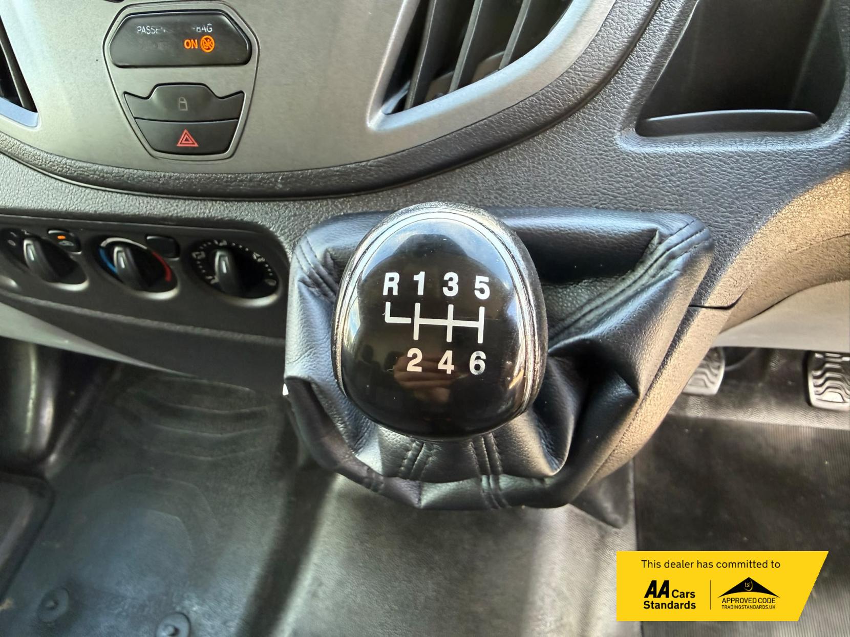 2016 Ford Transit 2.2 TDCi 350 Panel Van 5dr Diesel Manual RWD L2 H3 Euro 5 (155 ps) - Thumbnail 32