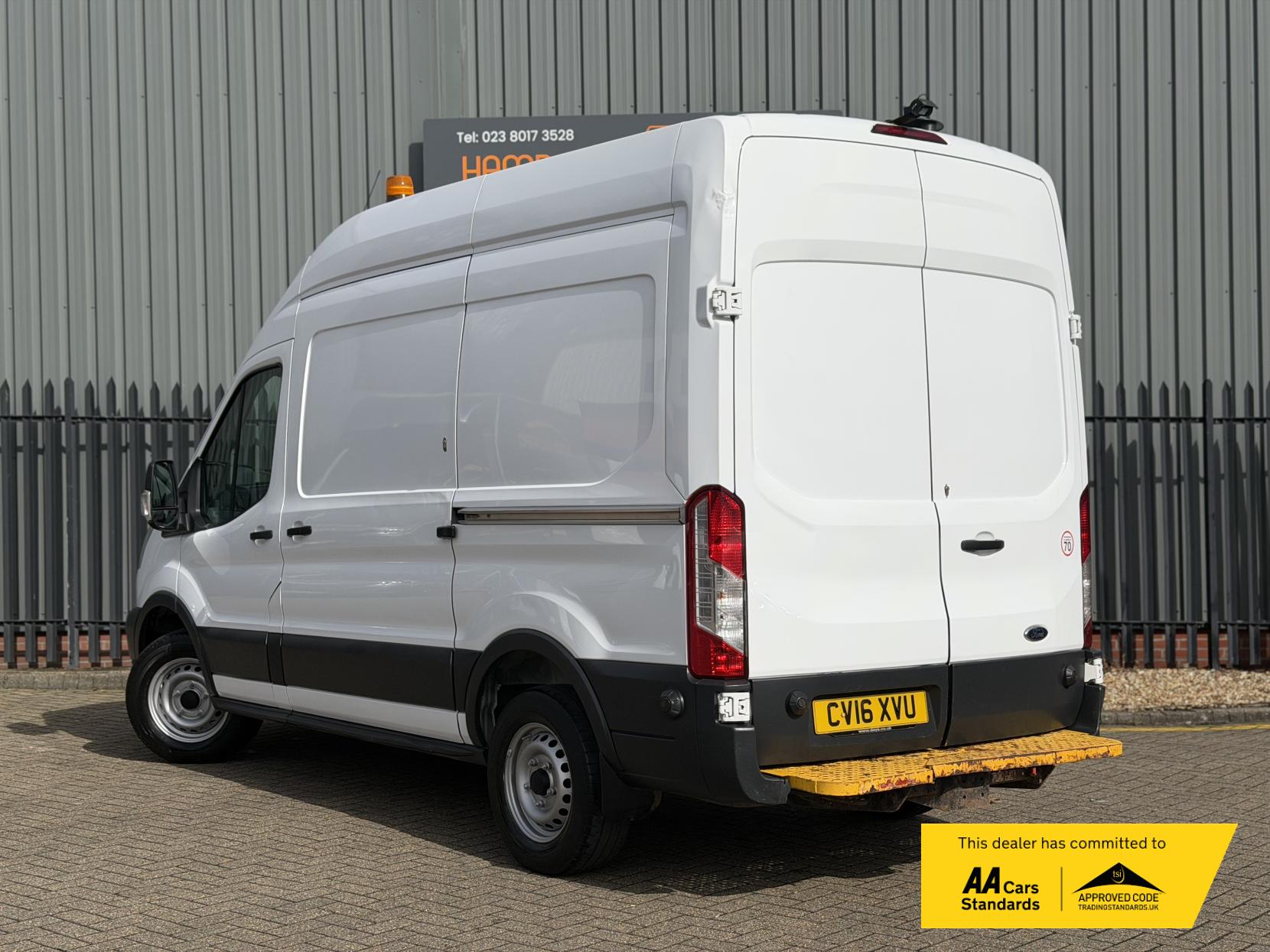 Ford Transit 2.2 TDCi 350 Panel Van 5dr Diesel Manual RWD L2 H3 Euro 5 (155 ps)