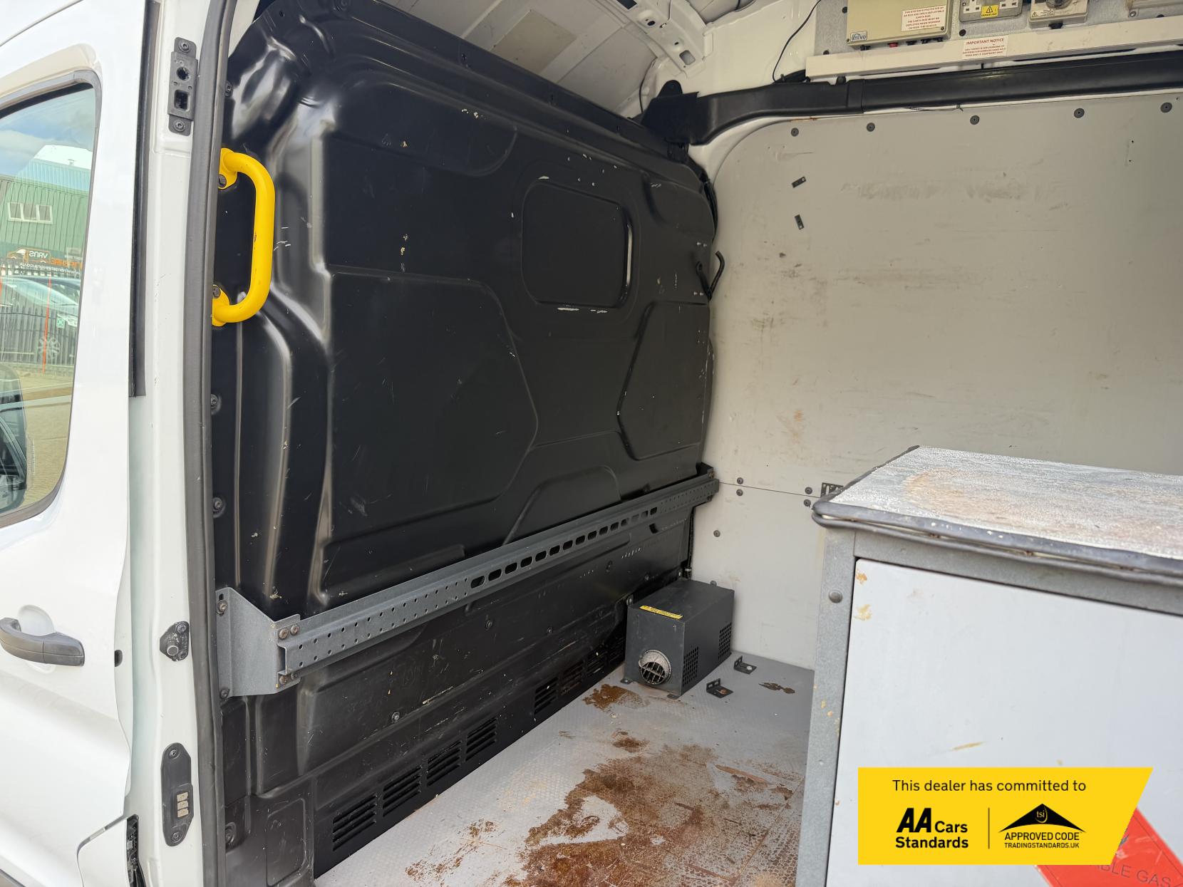 Ford Transit 2.2 TDCi 350 Panel Van 5dr Diesel Manual RWD L2 H3 Euro 5 (155 ps)