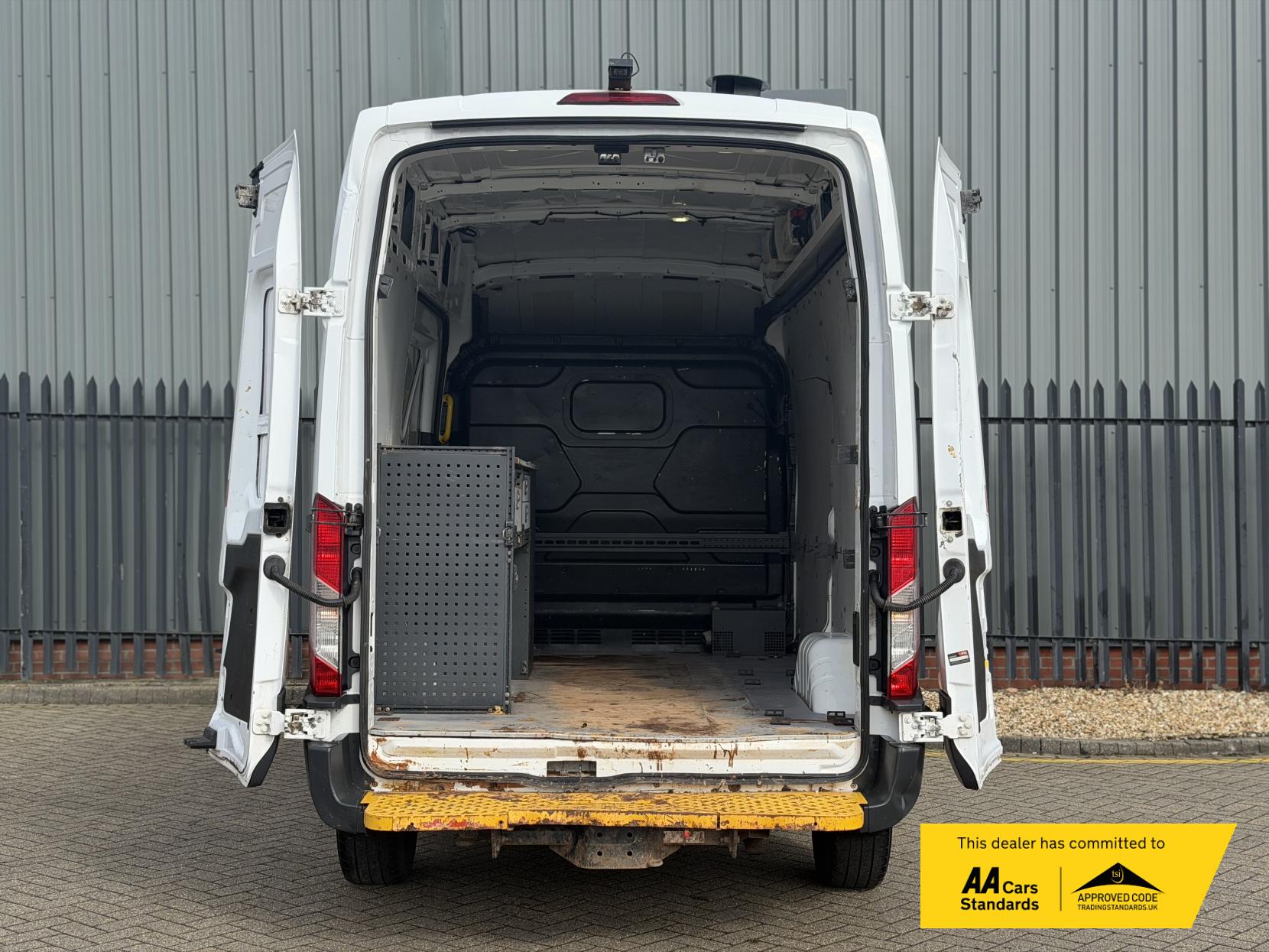 Ford Transit 2.2 TDCi 350 Panel Van 5dr Diesel Manual RWD L2 H3 Euro 5 (155 ps)