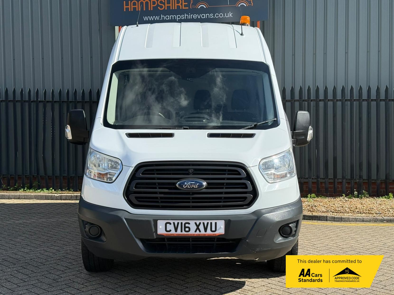 2016 Ford Transit 2.2 TDCi 350 Panel Van 5dr Diesel Manual RWD L2 H3 Euro 5 (155 ps) - Thumbnail 8