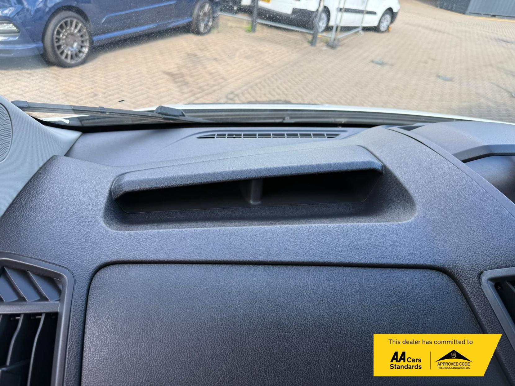 2016 Ford Transit 2.2 TDCi 350 Panel Van 5dr Diesel Manual RWD L2 H3 Euro 5 (155 ps) - Thumbnail 41