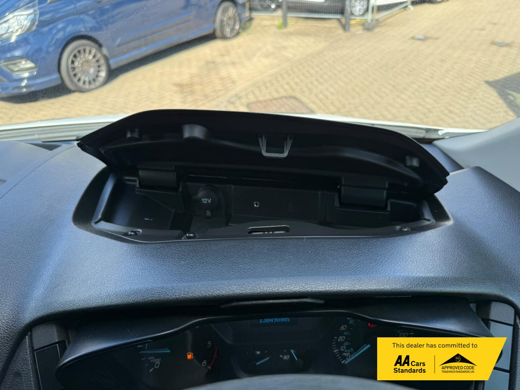 2016 Ford Transit 2.2 TDCi 350 Panel Van 5dr Diesel Manual RWD L2 H3 Euro 5 (155 ps) - Thumbnail 42