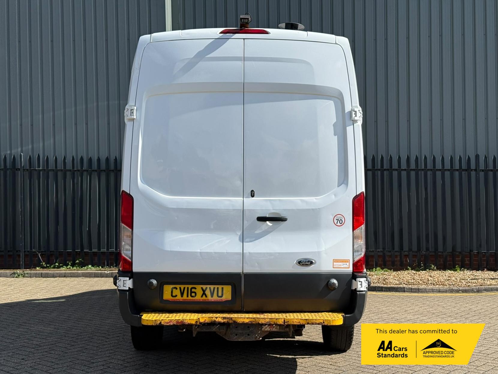 2016 Ford Transit 2.2 TDCi 350 Panel Van 5dr Diesel Manual RWD L2 H3 Euro 5 (155 ps) - Thumbnail 9