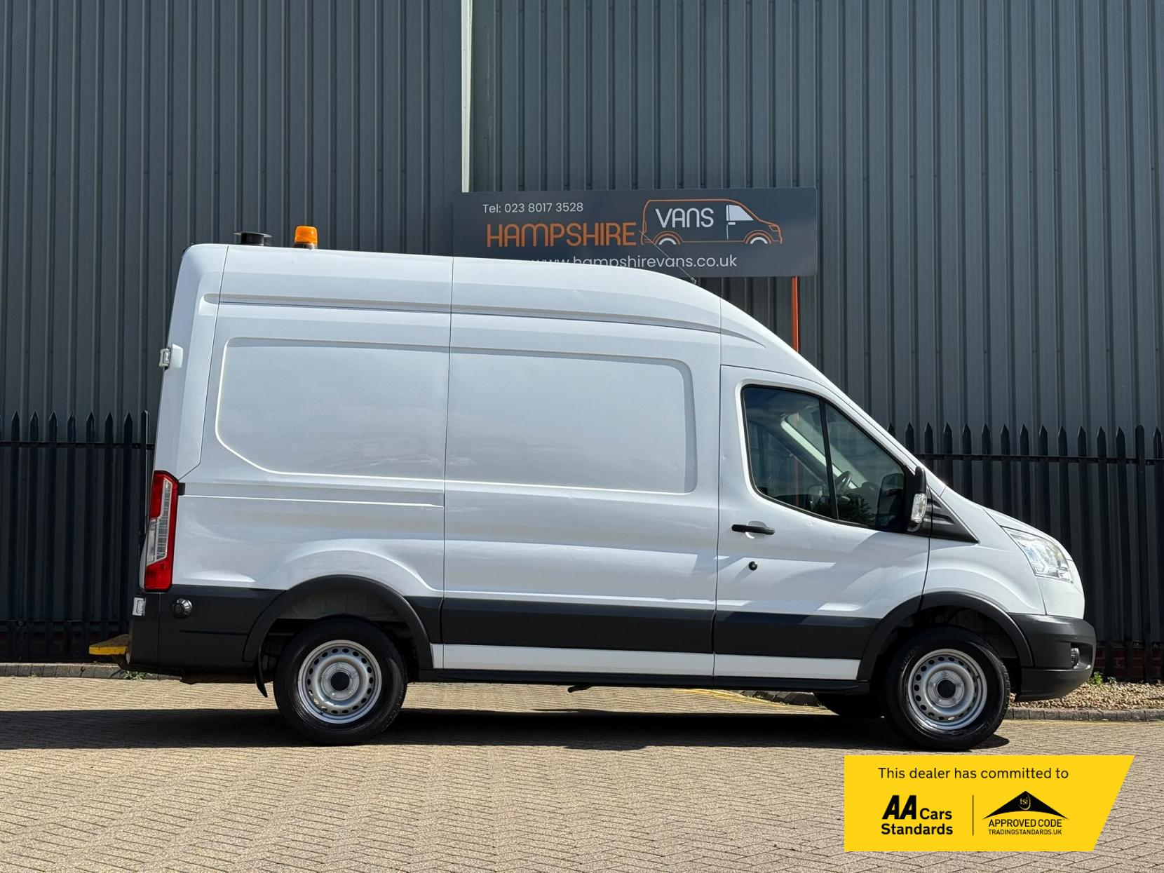 2016 Ford Transit 2.2 TDCi 350 Panel Van 5dr Diesel Manual RWD L2 H3 Euro 5 (155 ps) - Thumbnail 7