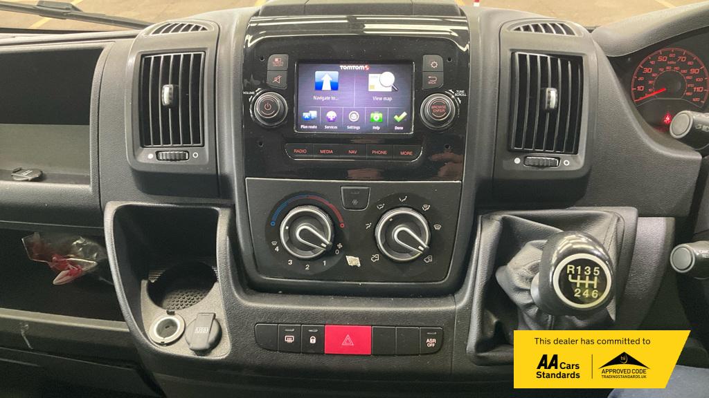 2022 Peugeot Boxer 2.2 BlueHDi 335 Professional Panel Van 5dr Diesel Manual L3 H2 Euro 6 (s/s) (140 ps) - Thumbnail 7