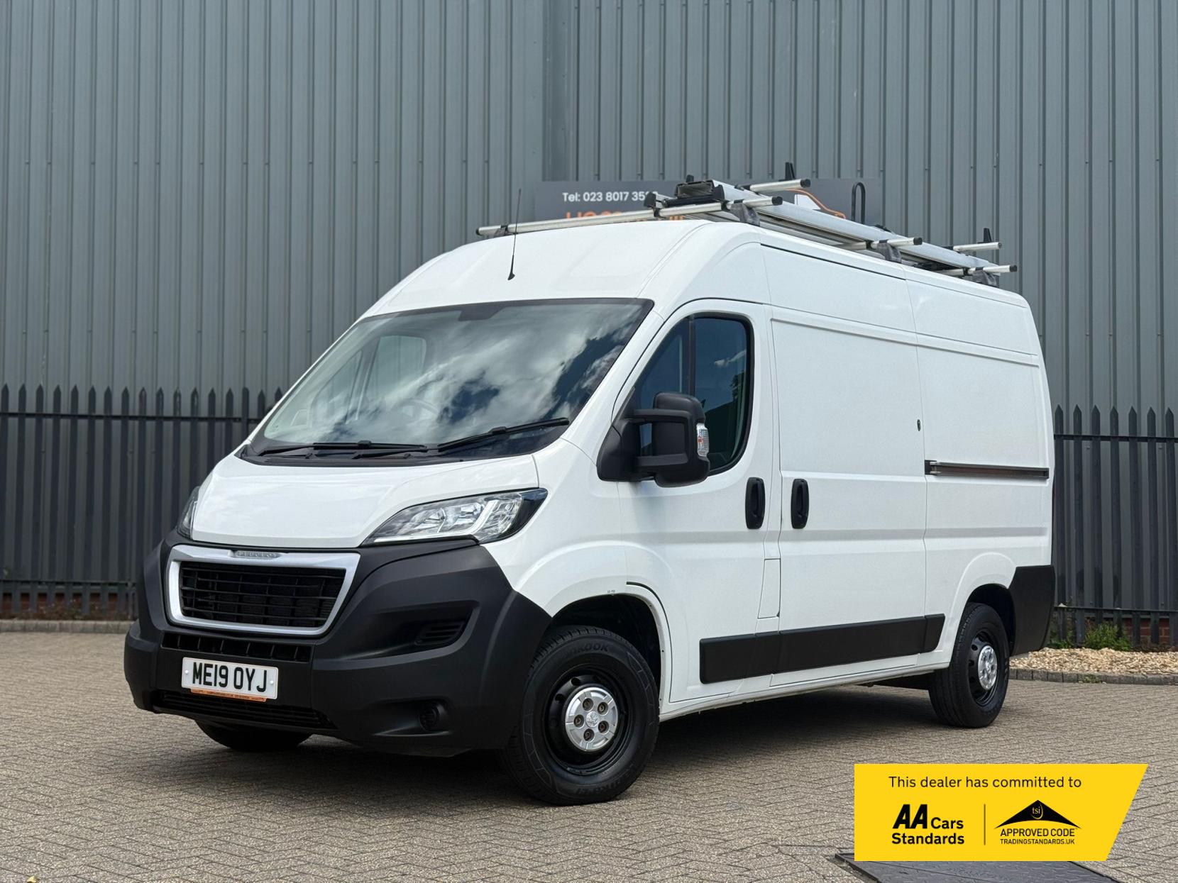 Peugeot Boxer 2.0 BlueHDi 335 Professional Panel Van 5dr Diesel Manual L2 H2 Euro 6 (130 ps)