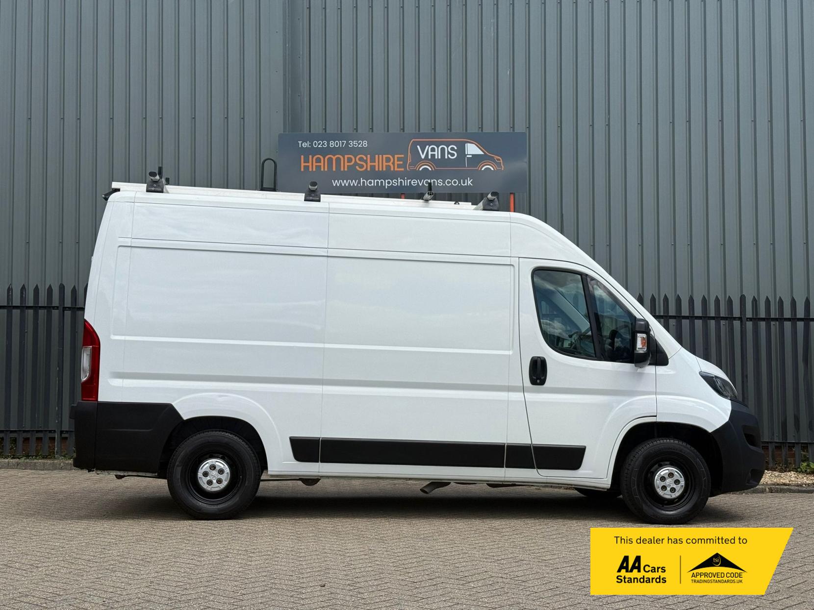 Peugeot Boxer 2.0 BlueHDi 335 Professional Panel Van 5dr Diesel Manual L2 H2 Euro 6 (130 ps)