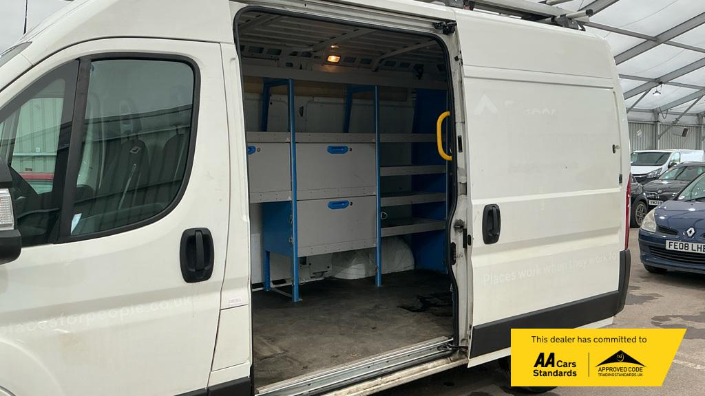 Peugeot Boxer 2.0 BlueHDi 335 Professional Panel Van 5dr Diesel Manual L2 H2 Euro 6 (130 ps)