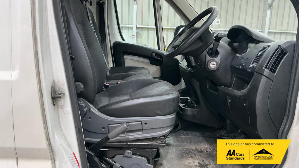 Peugeot Boxer 2.0 BlueHDi 335 Professional Panel Van 5dr Diesel Manual L2 H2 Euro 6 (130 ps)