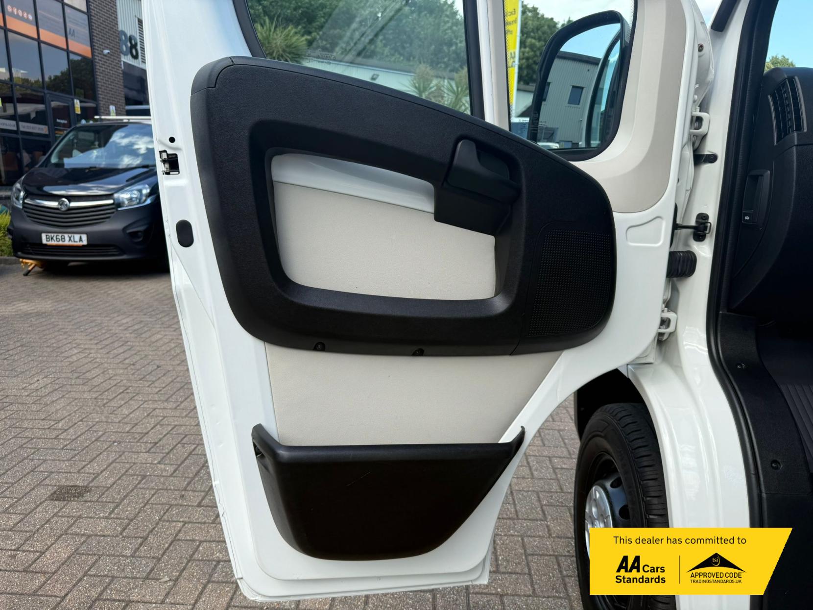 Peugeot Boxer 2.0 BlueHDi 335 Professional Panel Van 5dr Diesel Manual L2 H2 Euro 6 (130 ps)