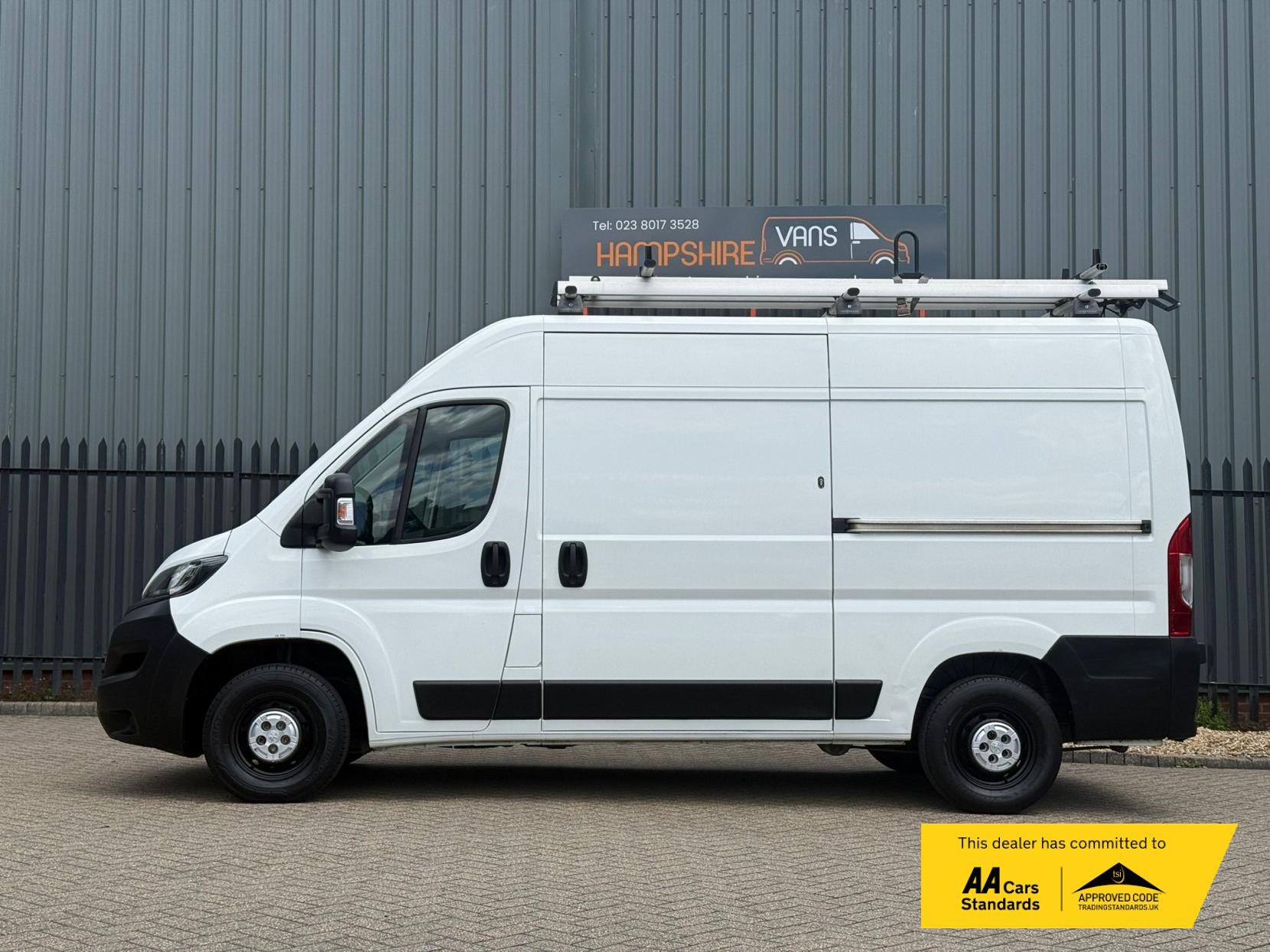 Peugeot Boxer 2.0 BlueHDi 335 Professional Panel Van 5dr Diesel Manual L2 H2 Euro 6 (130 ps)