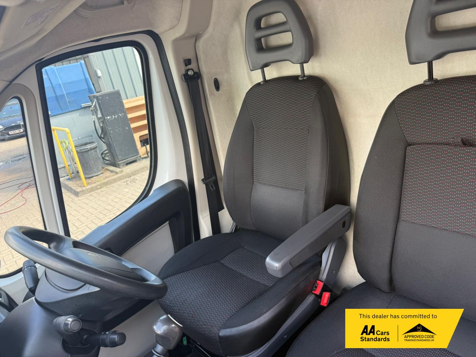 Peugeot Boxer 2.0 BlueHDi 335 Professional Panel Van 5dr Diesel Manual L2 H2 Euro 6 (130 ps)