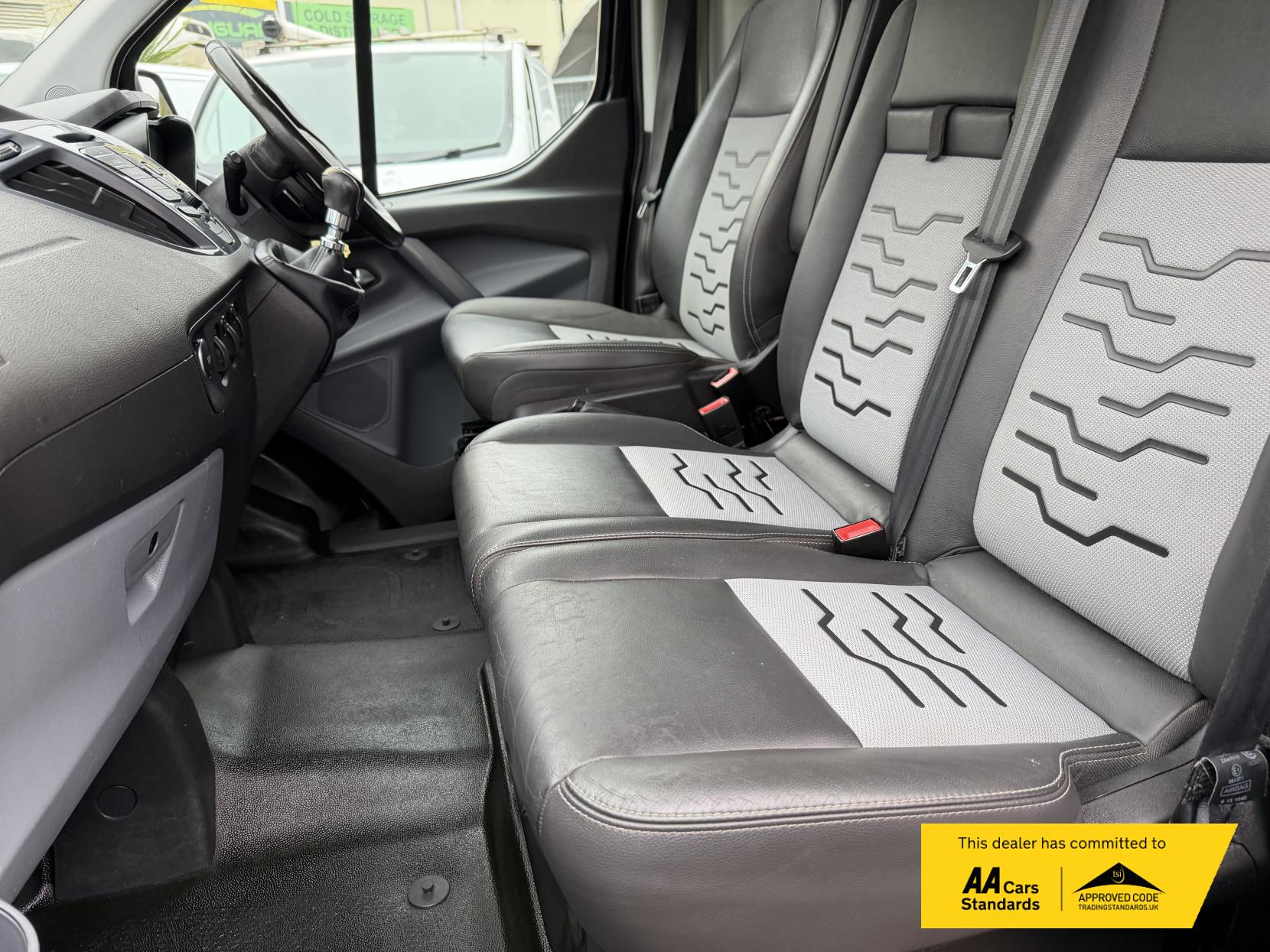 Ford Transit Custom 2.2 TDCi 290 Sport Panel Van 5dr Diesel Manual L1 H1 (186 g/km, 153 bhp)