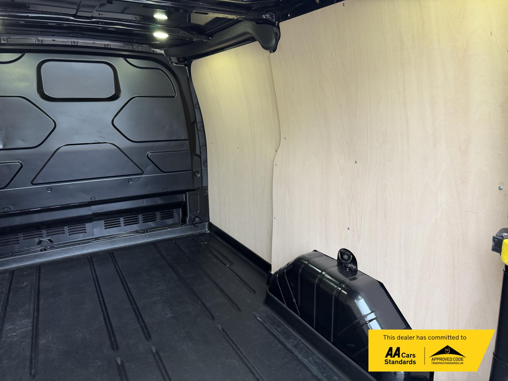 Ford Transit Custom 2.2 TDCi 290 Sport Panel Van 5dr Diesel Manual L1 H1 (186 g/km, 153 bhp)