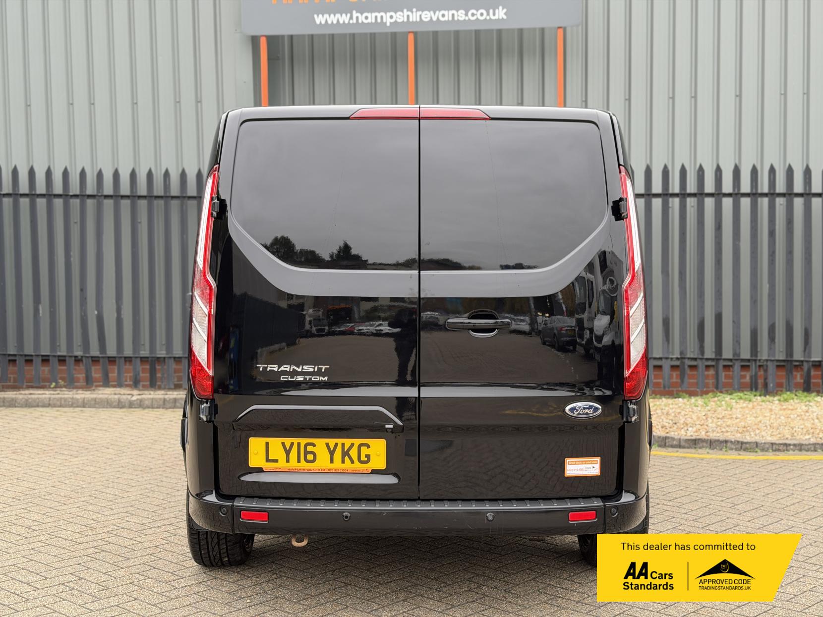 Ford Transit Custom 2.2 TDCi 290 Sport Panel Van 5dr Diesel Manual L1 H1 (186 g/km, 153 bhp)