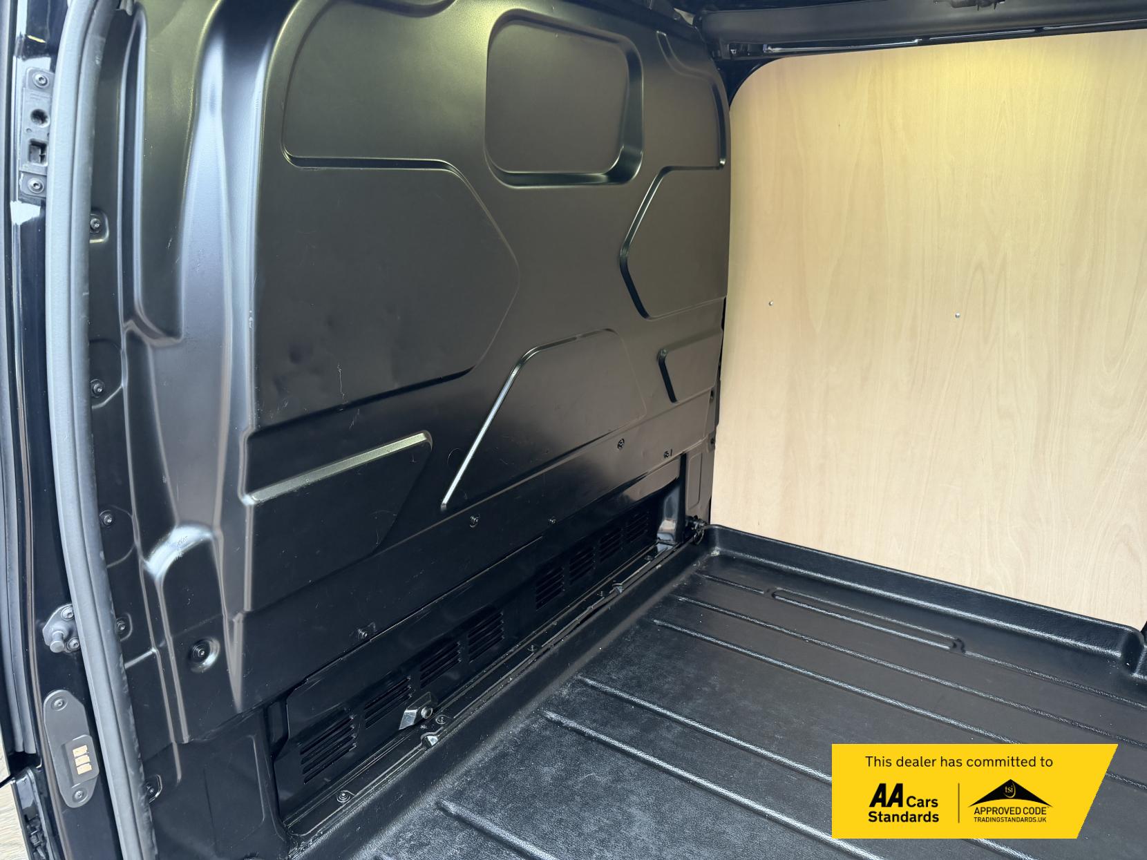 Ford Transit Custom 2.2 TDCi 290 Sport Panel Van 5dr Diesel Manual L1 H1 (186 g/km, 153 bhp)