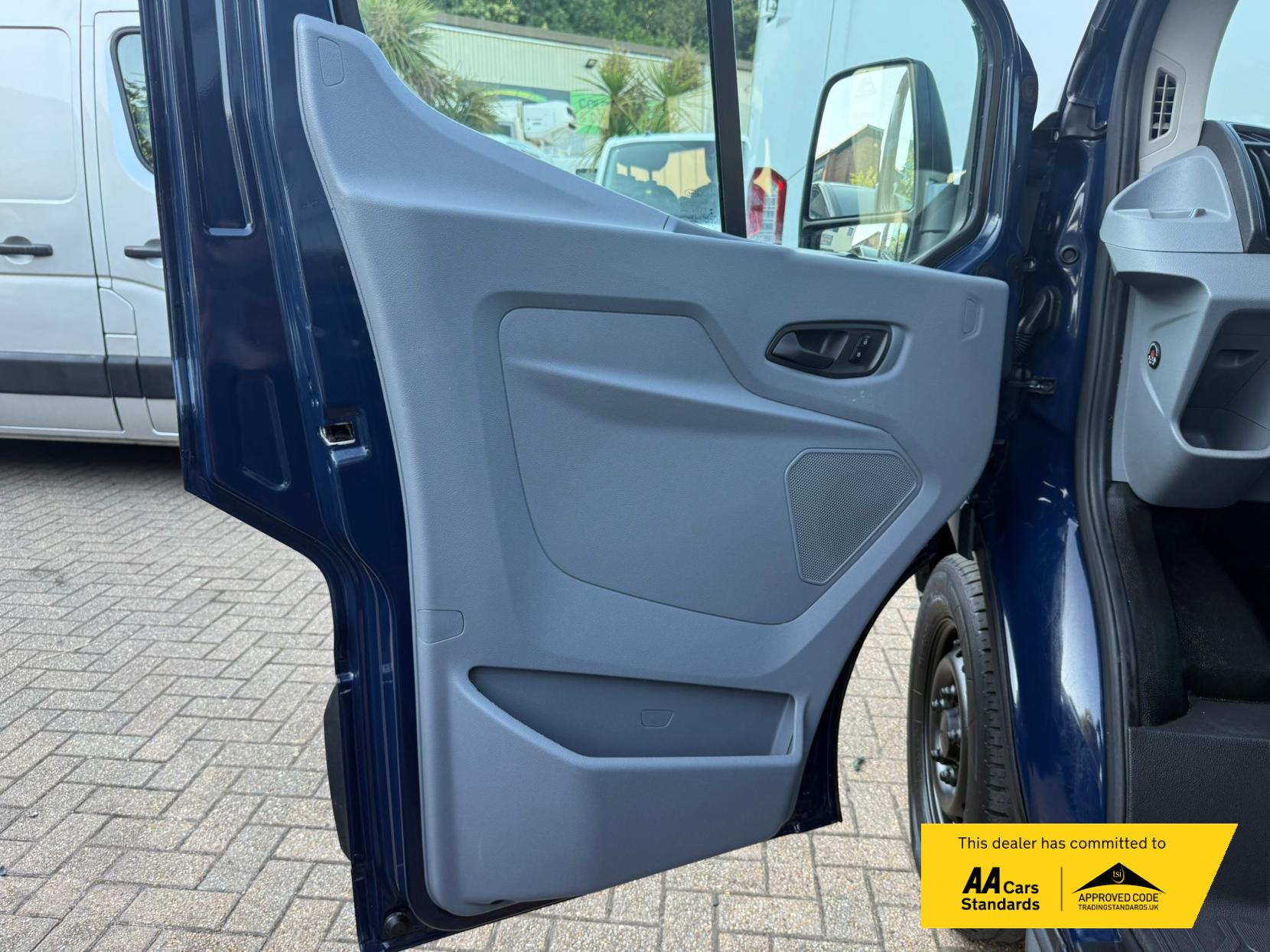 Ford Transit 2.0 350 EcoBlue Crew Van Double Cab 6dr Diesel Manual FWD L3 H2 Euro 6 (130 ps)