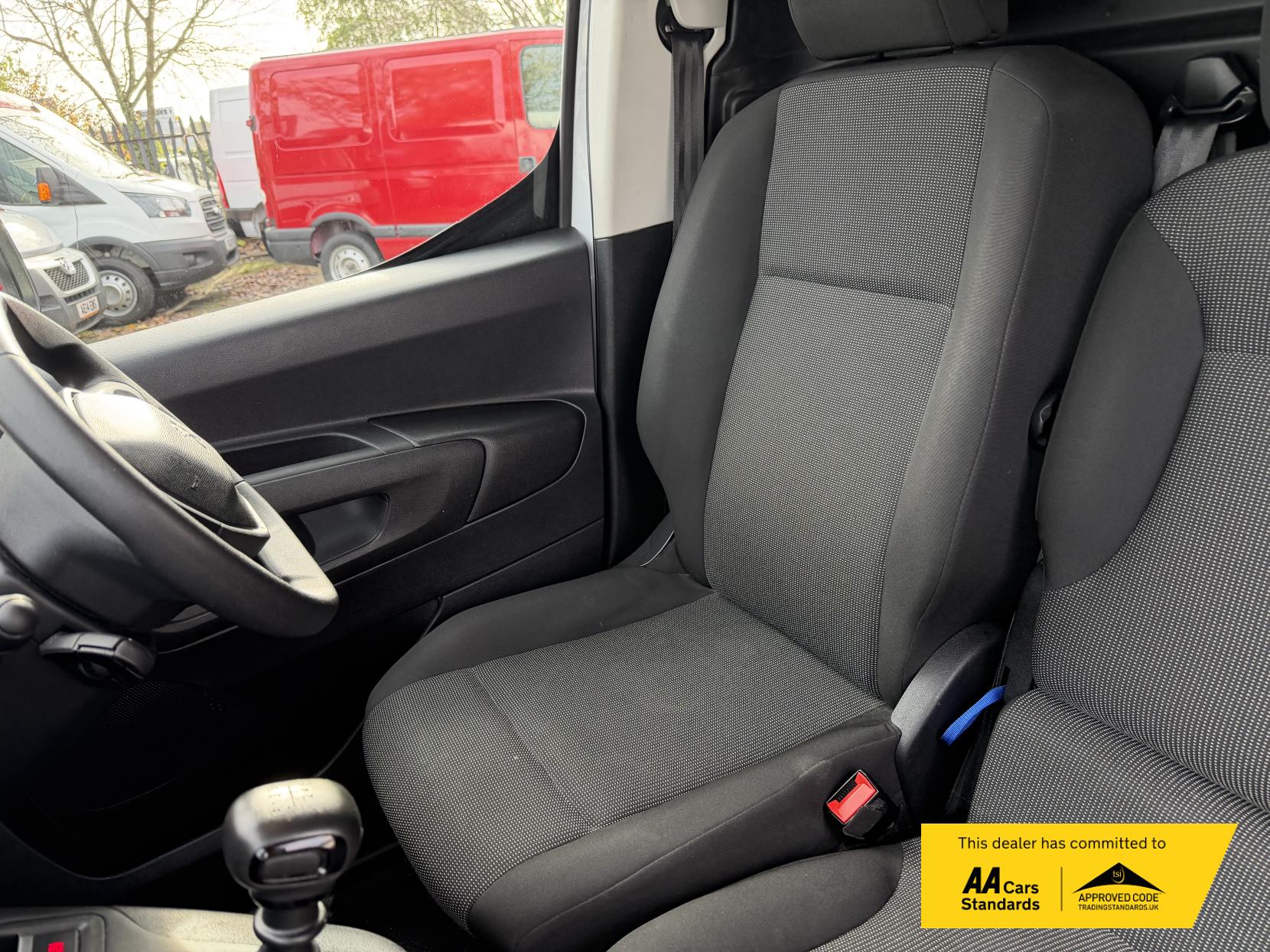 Peugeot Partner 1.5 BlueHDi 1000 Professional Premium + Standard Panel Van 5dr Diesel Manual SWB Euro 6 (s/s) (100 bhp)