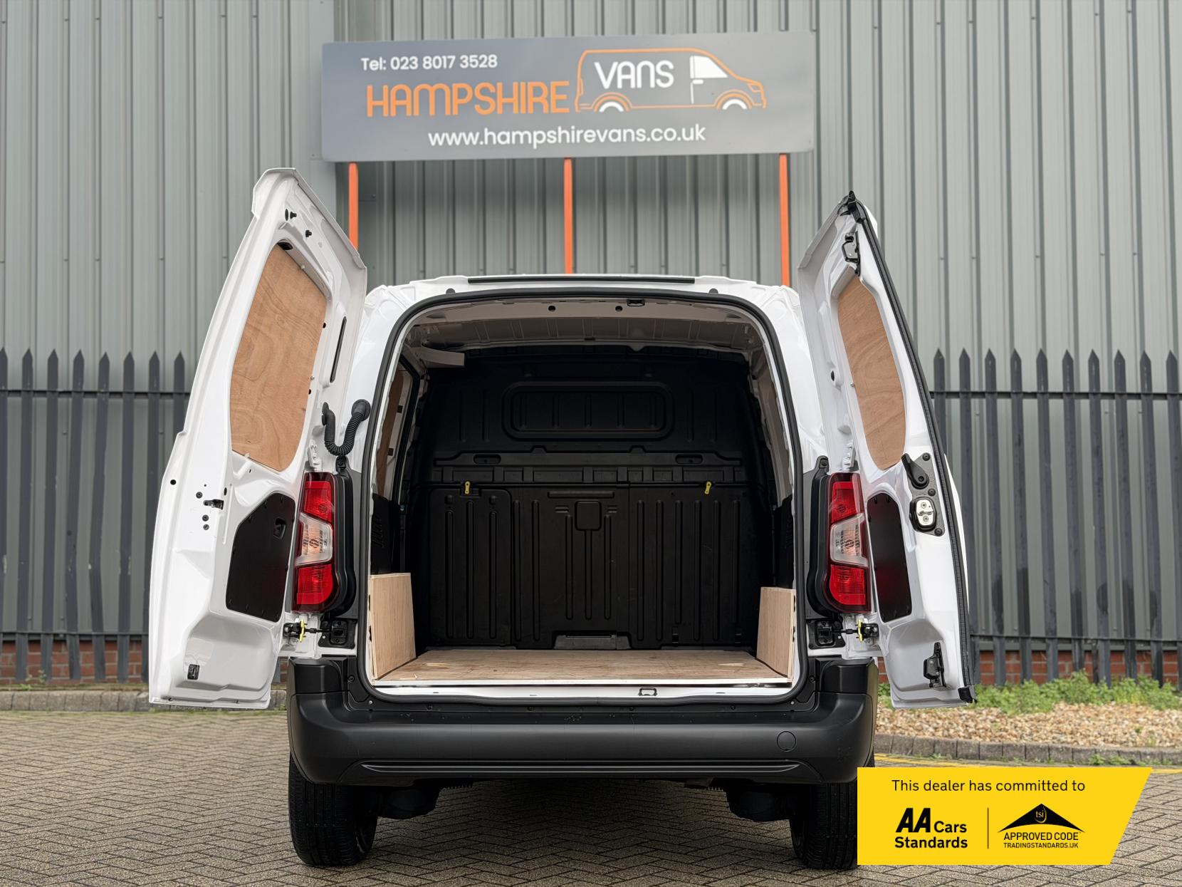 Peugeot Partner 1.5 BlueHDi 1000 Professional Premium + Standard Panel Van 5dr Diesel Manual SWB Euro 6 (s/s) (100 bhp)