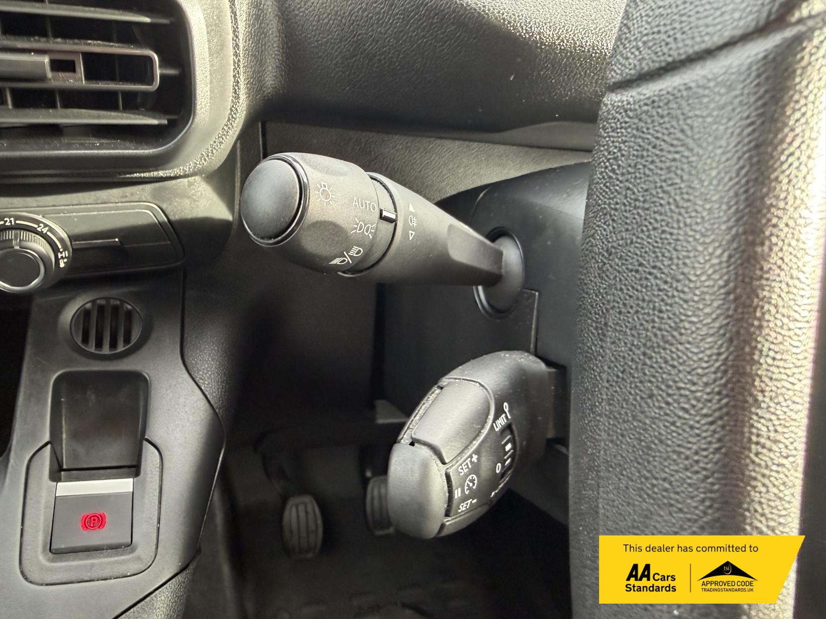 Peugeot Partner 1.5 BlueHDi 1000 Professional Premium + Standard Panel Van 5dr Diesel Manual SWB Euro 6 (s/s) (100 bhp)