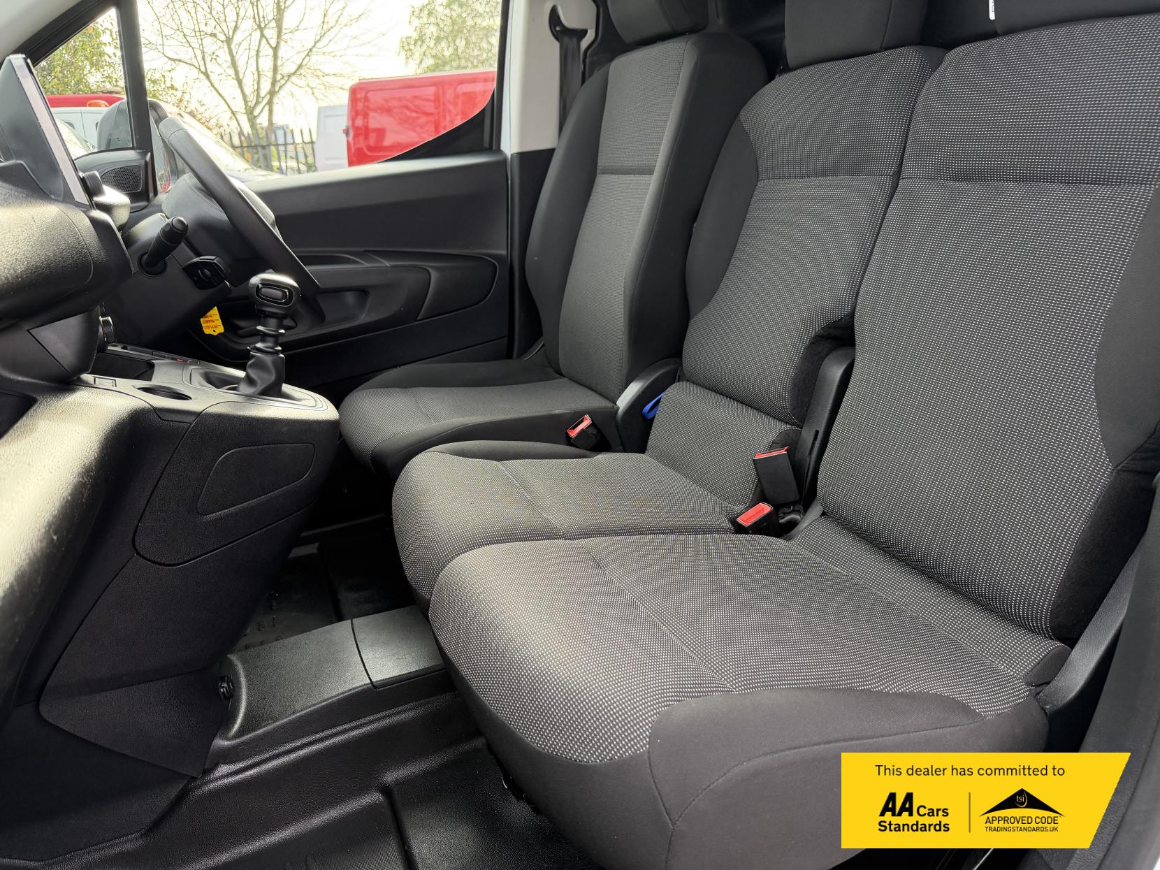 Peugeot Partner 1.5 BlueHDi 1000 Professional Premium + Standard Panel Van 5dr Diesel Manual SWB Euro 6 (s/s) (100 bhp)