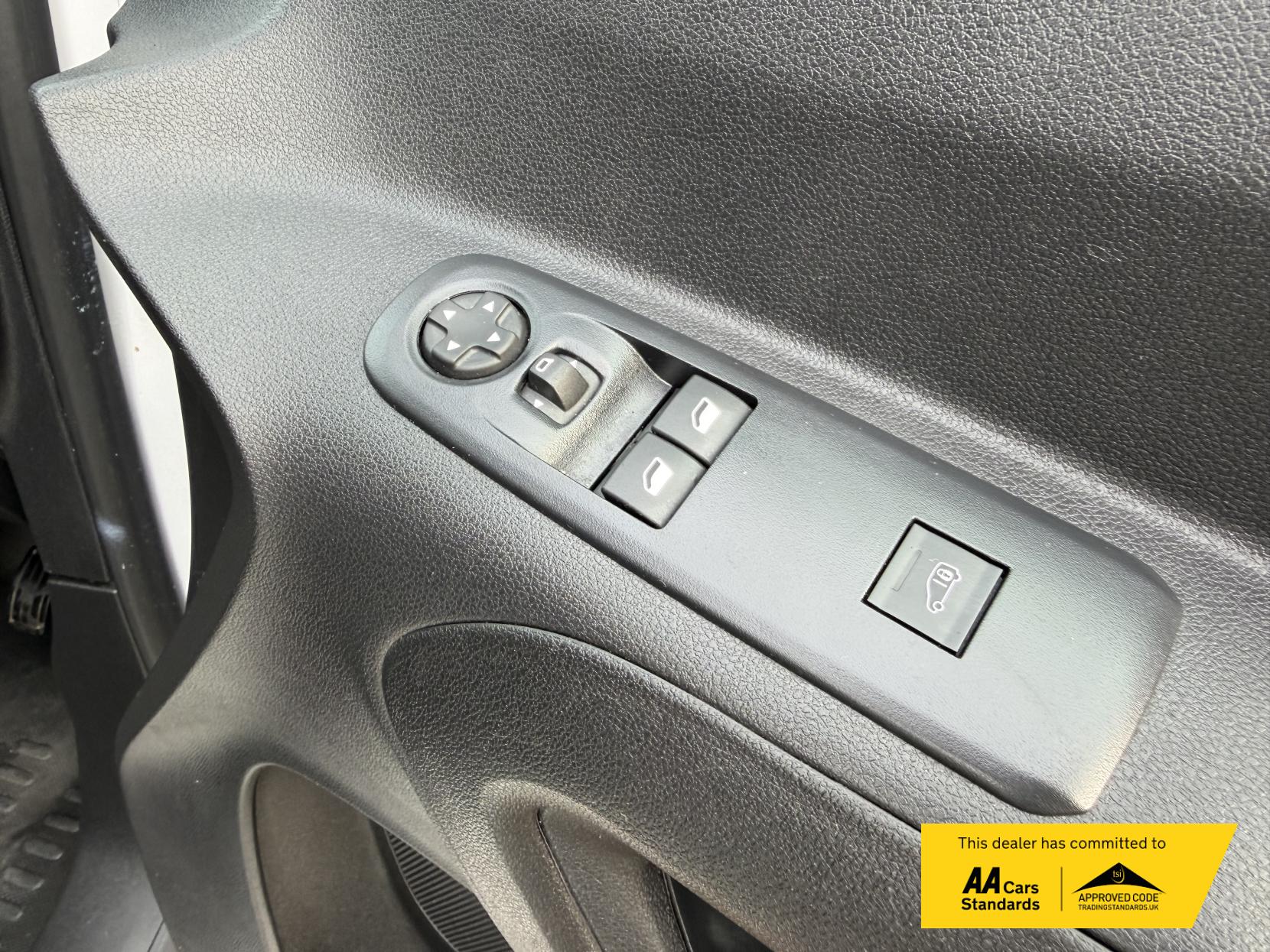 Peugeot Partner 1.5 BlueHDi 1000 Professional Premium + Standard Panel Van 5dr Diesel Manual SWB Euro 6 (s/s) (100 bhp)