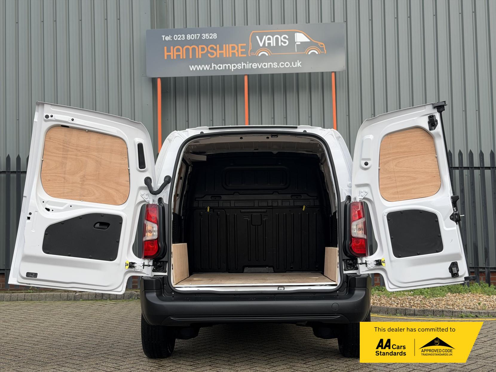 Peugeot Partner 1.5 BlueHDi 1000 Professional Premium + Standard Panel Van 5dr Diesel Manual SWB Euro 6 (s/s) (100 bhp)